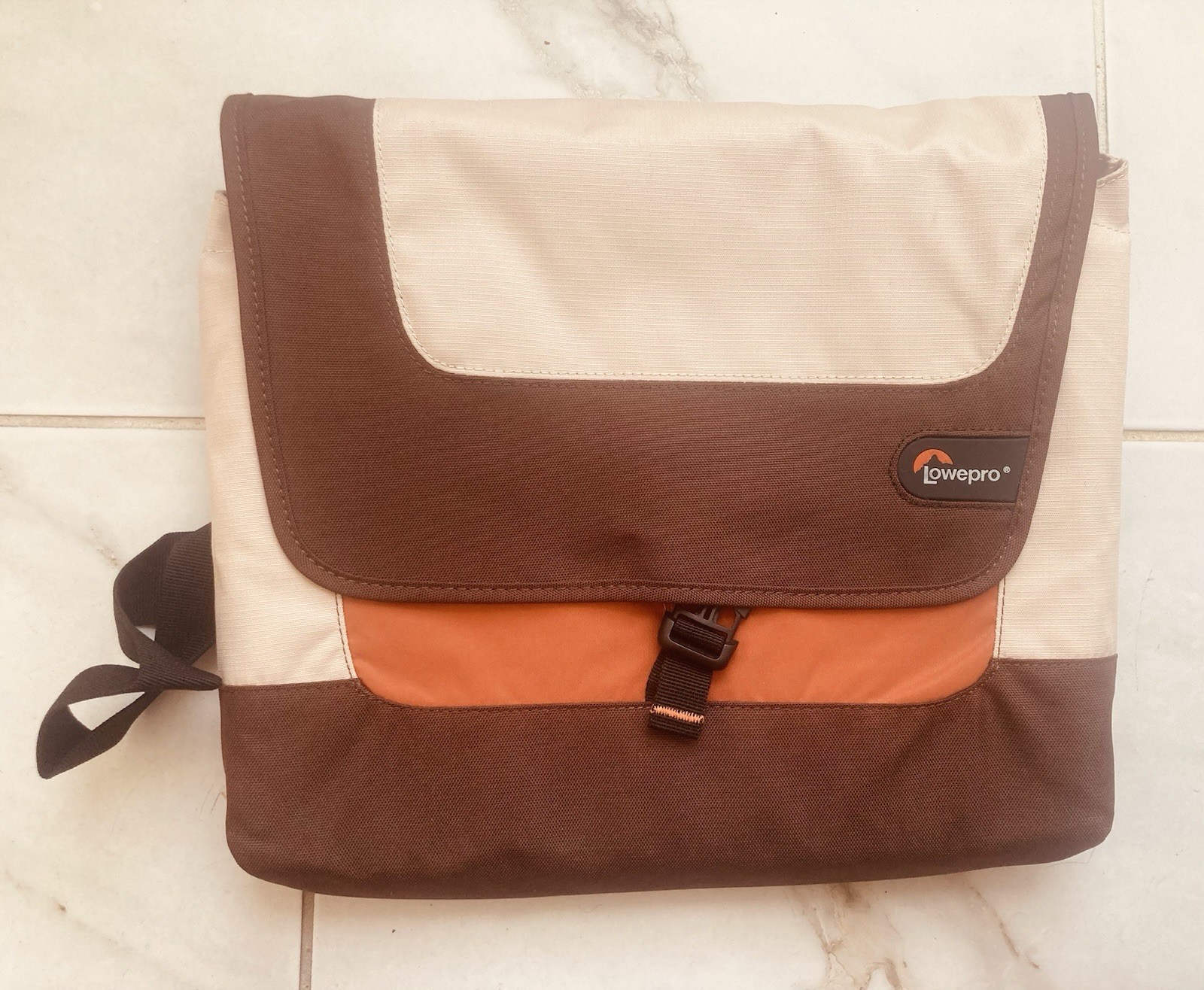 LowePro Slim Factor S Messenger Bag For Notebooks/laptops brown/orange pre owned