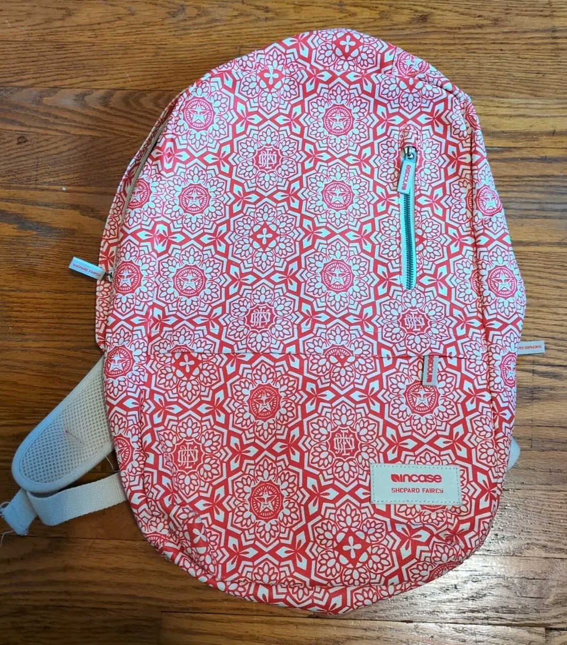 INCASE Shepard Fairey RARE RARE Backpack Laptop Travel Case POP ART Graffiti 
