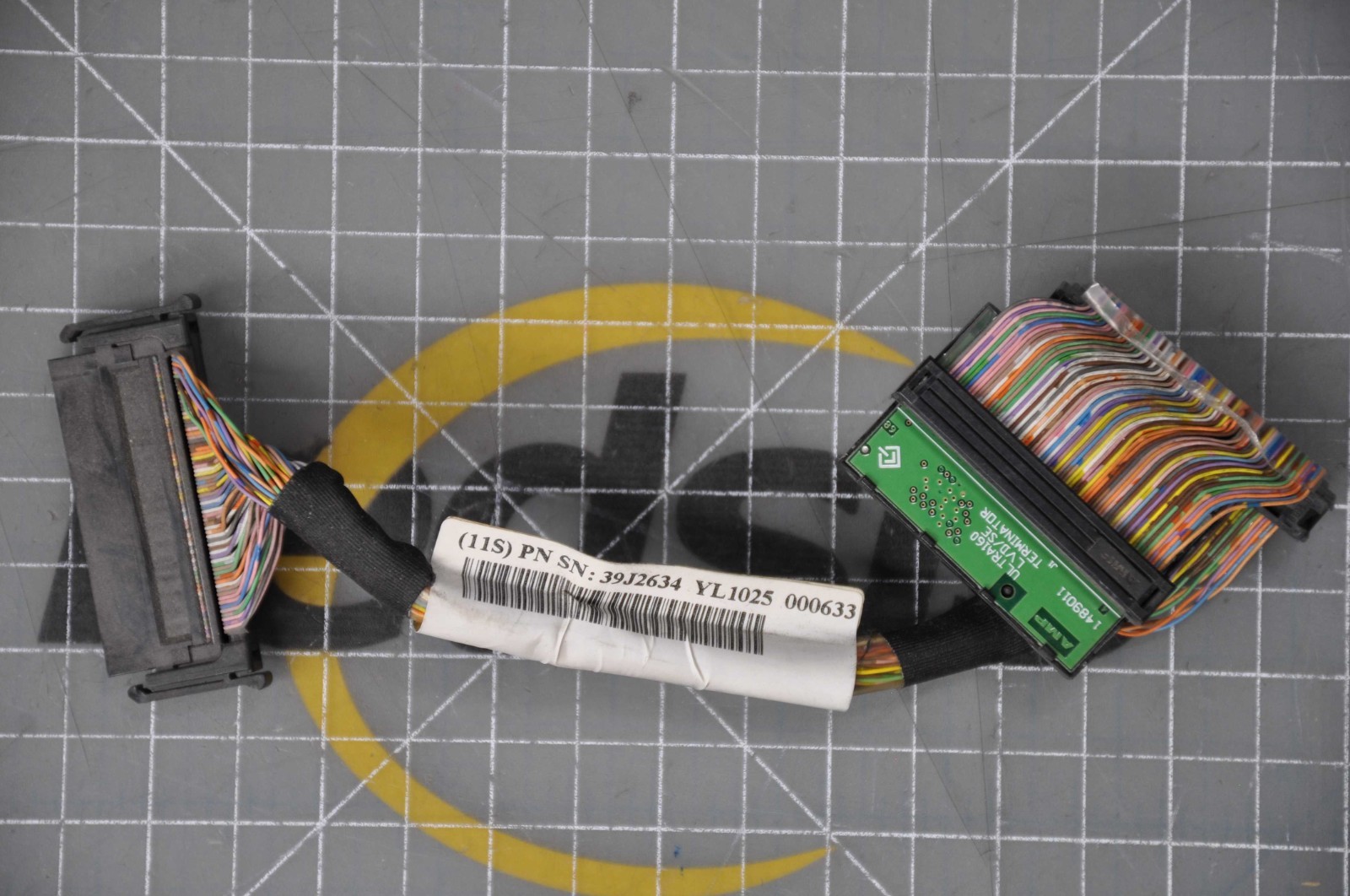 IBM PCI Riser to SCSI LVD Media SCSI Cable Grade B 39J2634