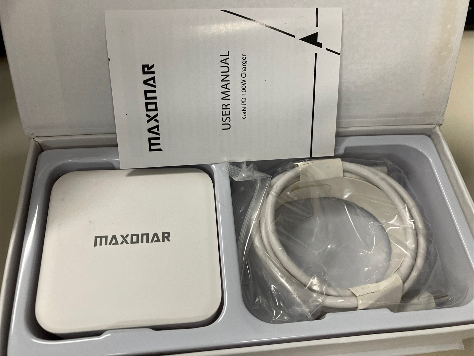 Maxonar USB-C 100W Power Adapter