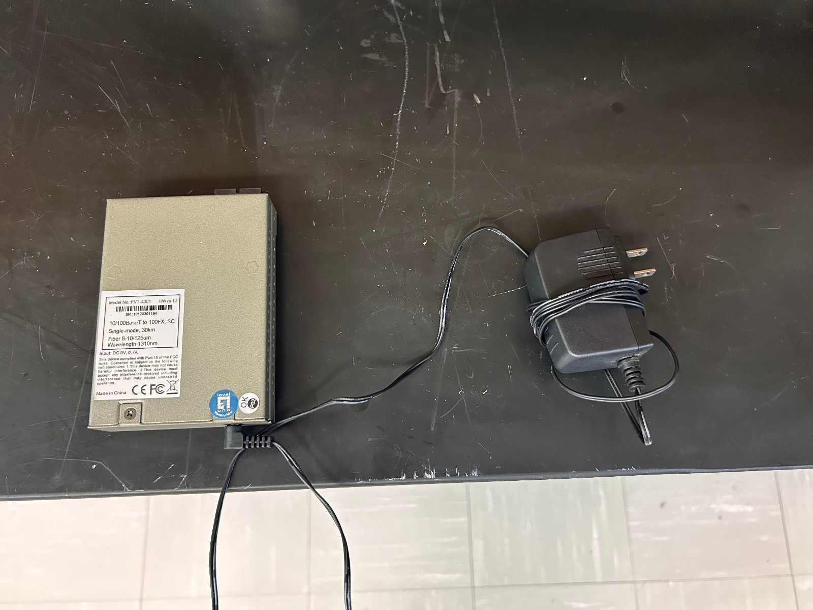 Level One FVT-401 Fiber Optic SC Media Converter
