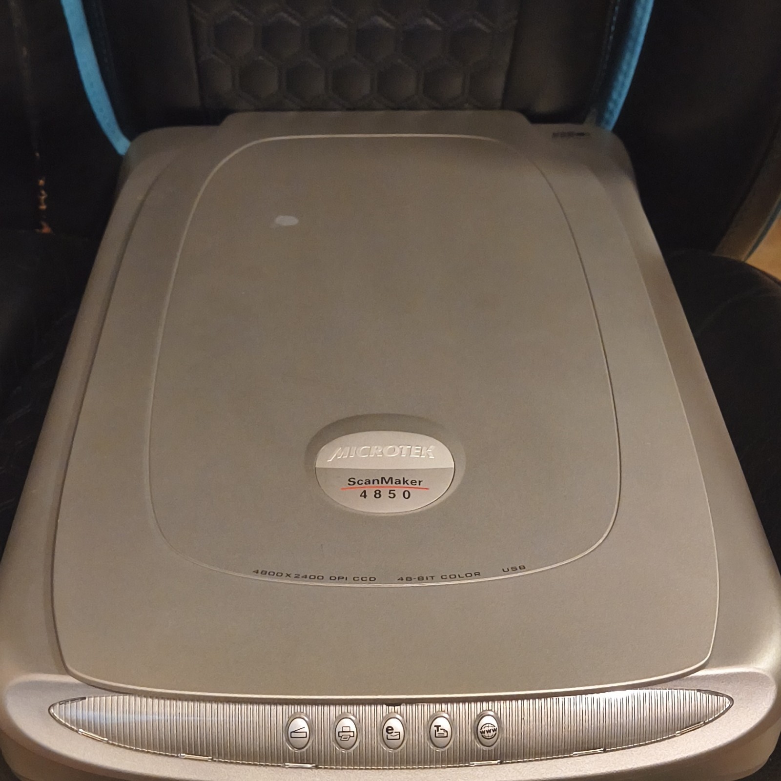 Microtek ScanMaker 4850 Flatbed USB Scanner 4800x2400 DPI 48-Bit CCD A4