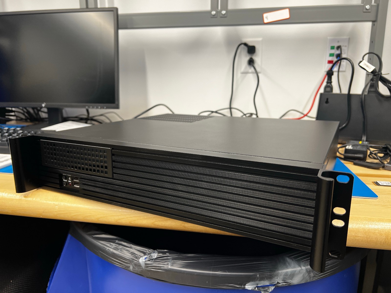 iStarUSA D Value D-213-MATX Rackmount Enclosure (d213matx)