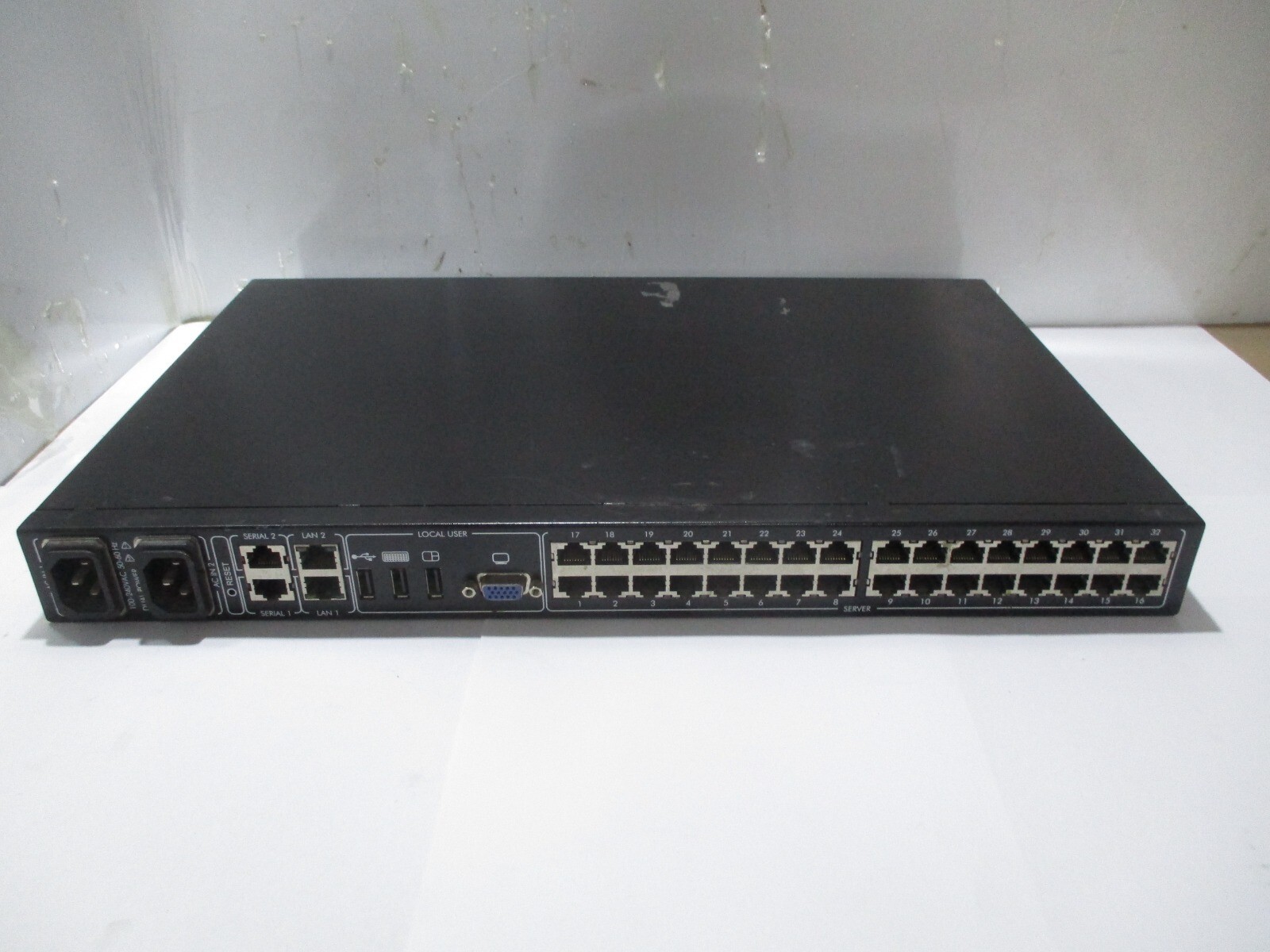 TRIPP-LITE AG-0099 32 PORT CAT5 KVM OVER IP SWITCH B072-032-IP4