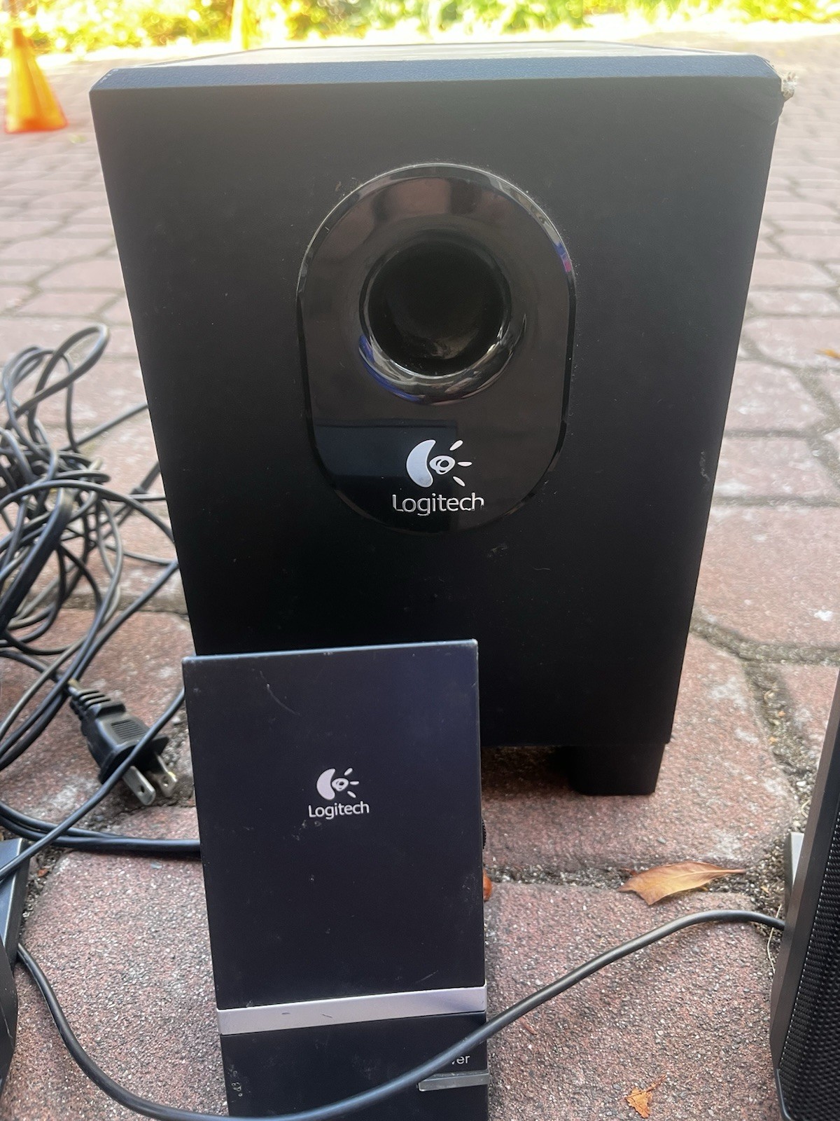 Logitech X-240 Computer PC Speakers with Subwoofer System 2.1 S-0285A Tested