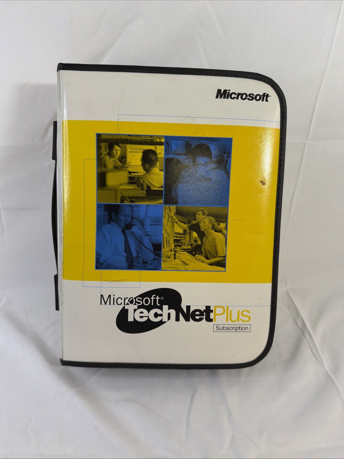 Vintage Microsoft TechNet Plus CD Subscription COMPLETE LOT Binder Case & Discs