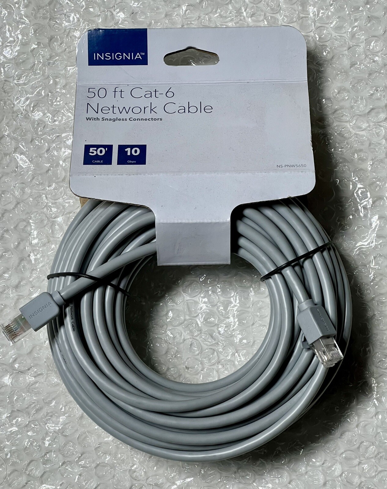 NEW - INSIGNIA 50 FT CAT 6 NETWORK CABLE WITH SNAGLESS CONNECTORS