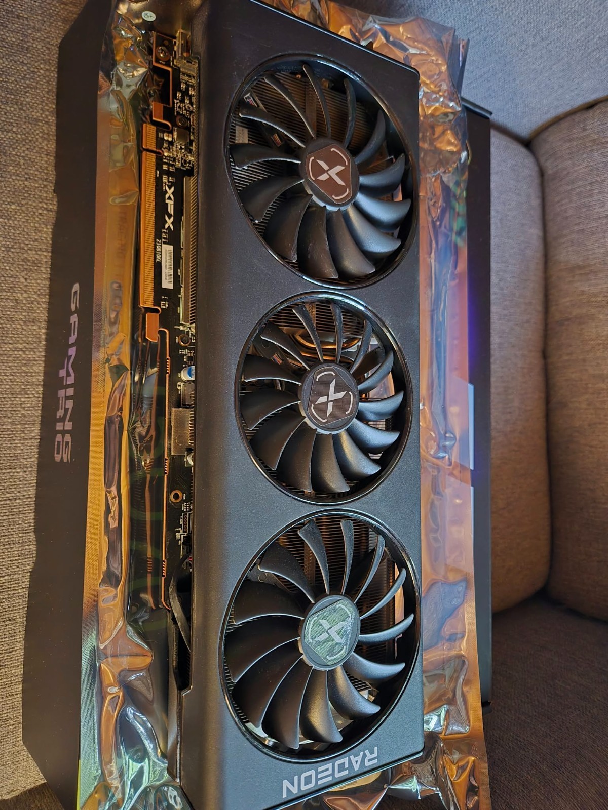 XFX SPEEDSTER SWFT 319 AMD Radeon RX 6800 CORE Gaming 16GB GDDR6 Graphics Card