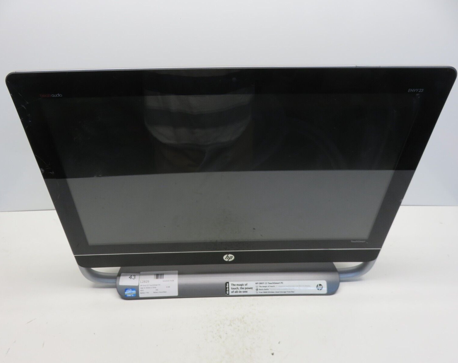 HP Envy 23-d284 All in One Intel Core i5-3330S 2.7GHz 8 GB NO HDD - Cracked