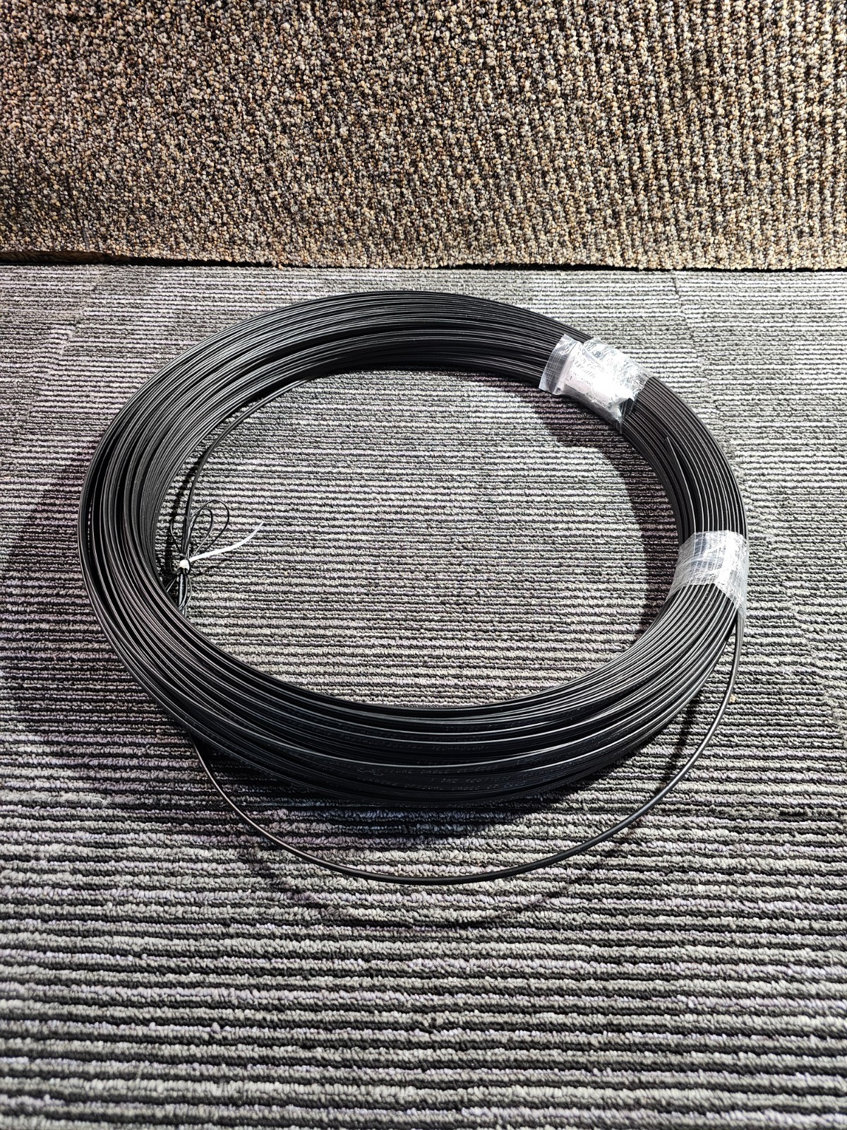 CORNING 00D301EB19R400F-Z 400' Fiber Optical Flat Cable Pushlok Optitap, Black