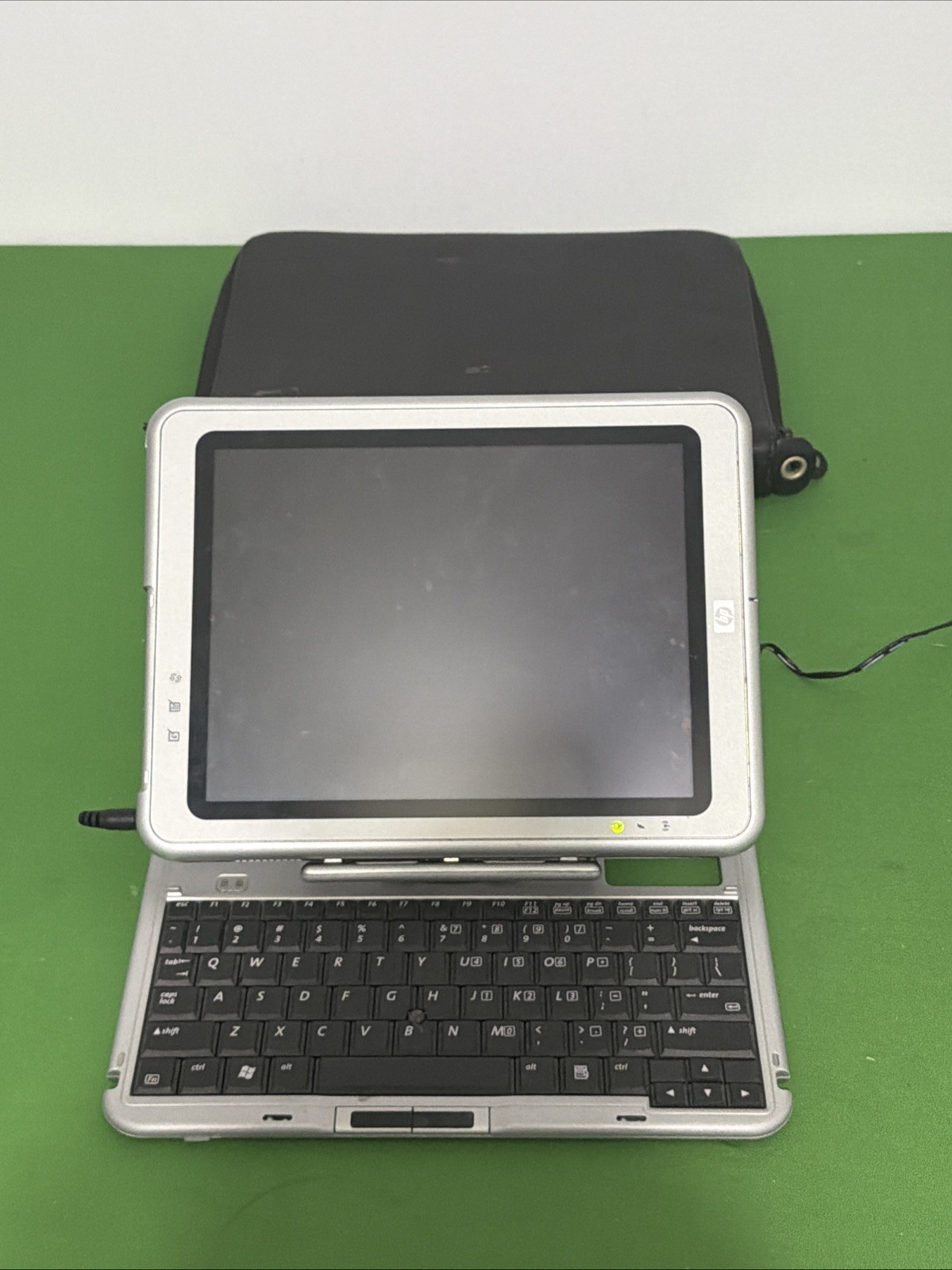 HP Compaq tc1100 Tablet PC Pentium M 1GHz 512MB Keyboard Case Stylus *UNTESTED*