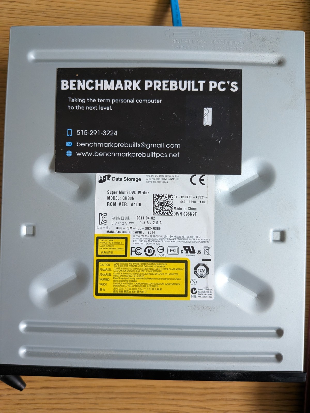 HL Data Storage Super Multi DVD+RW GHB0N 96N9F. Comes With Sata Data Cable.