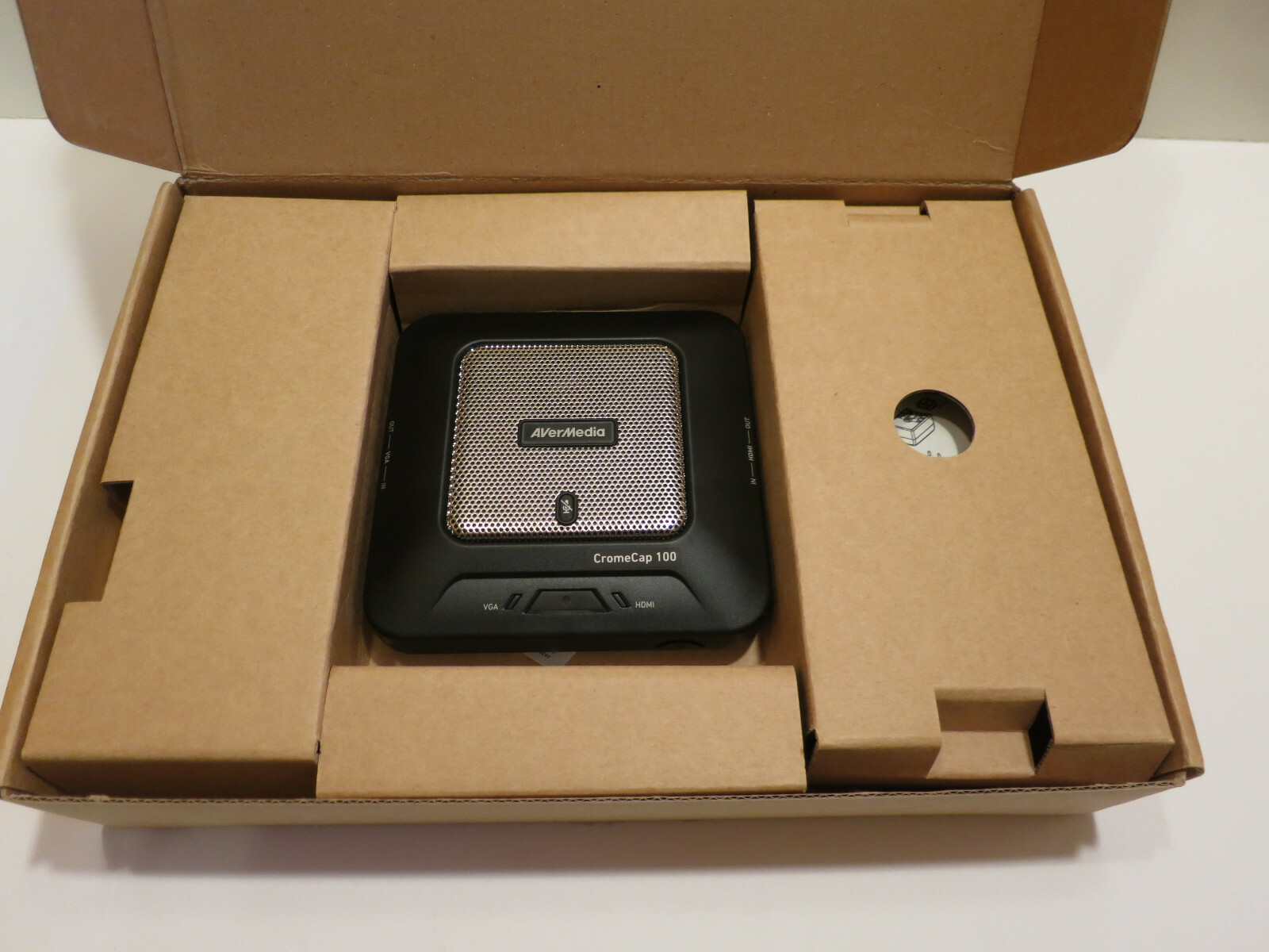 AVerMedia CromeCap100 w/Box and Accessories NEW
