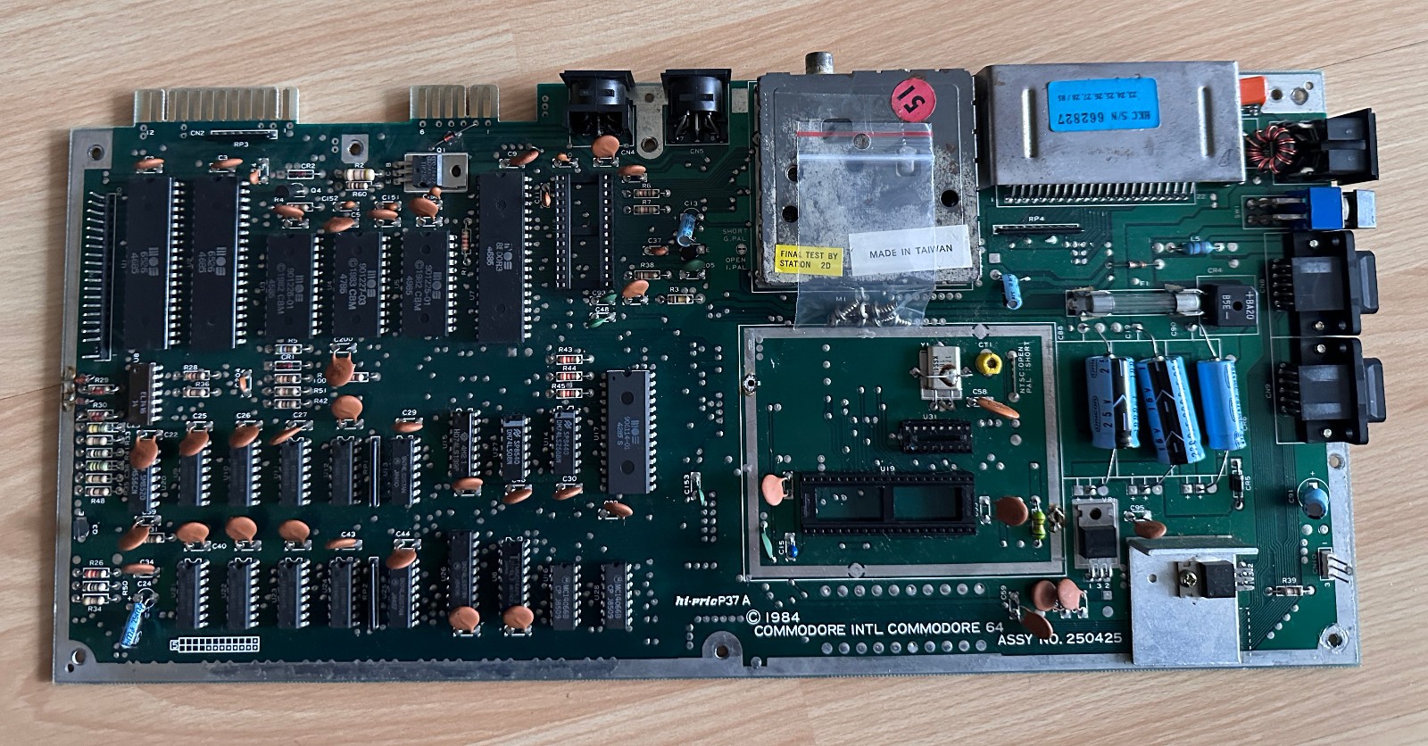 Commodore 64 Mainboard 250425 P/N NO.251470-01 Rev.A #10 26