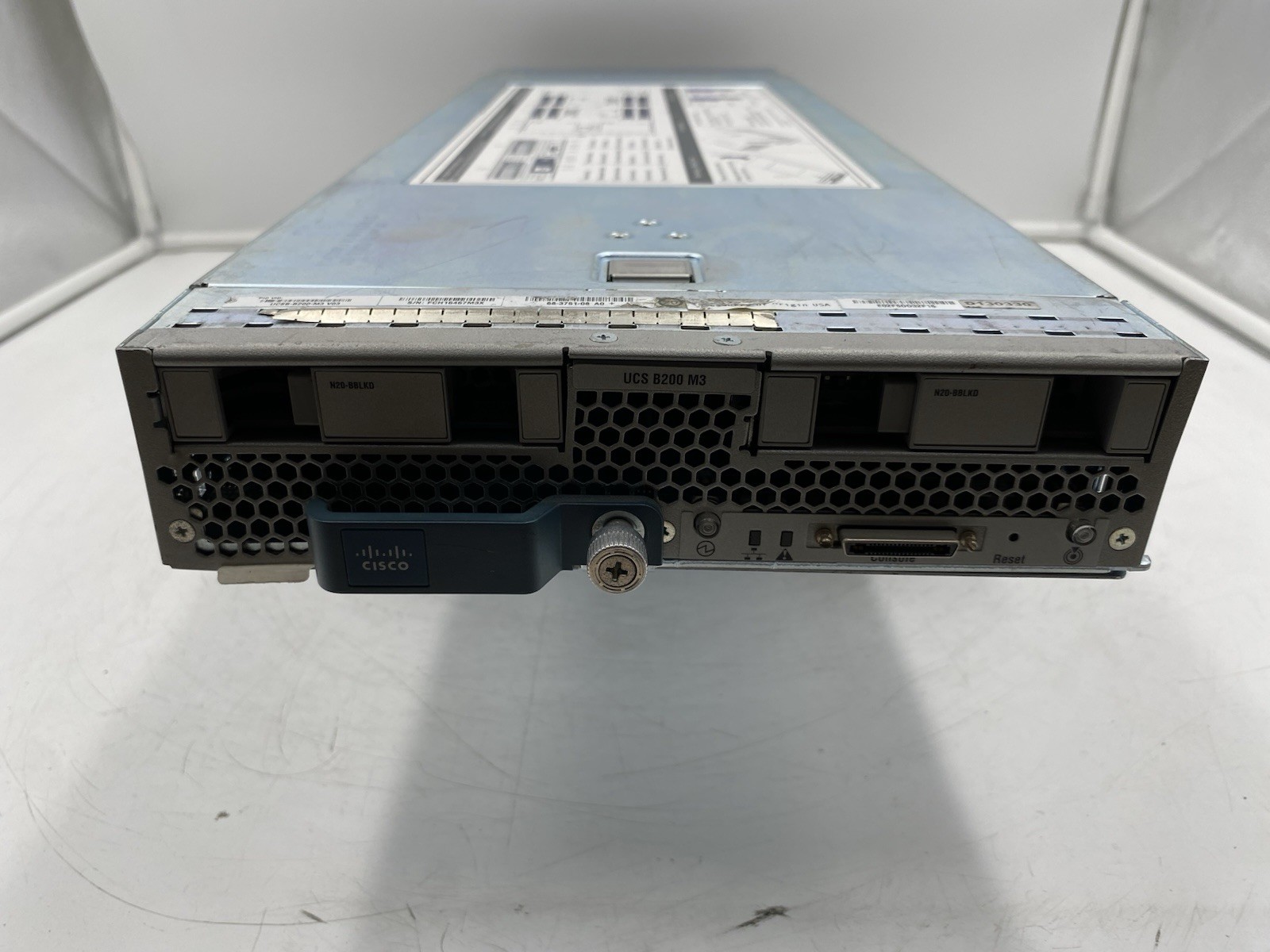 CISCO UCSB-B200-M3 UCS B200 M3 Blade Server 2x Intel Xeon E5-2650 No Ram/Storage