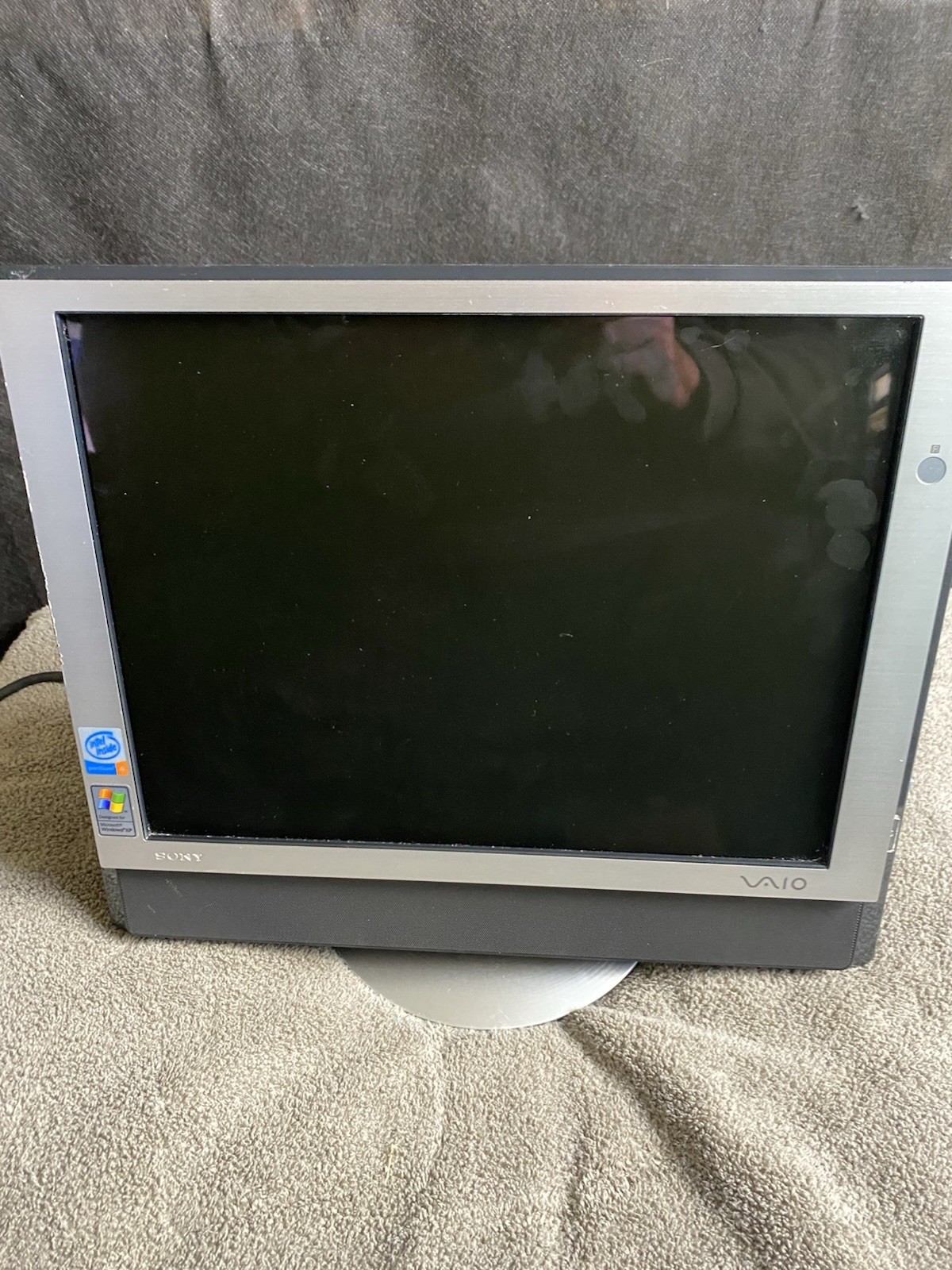 Sony All-in-One Desktop PC PCV-V200G Intel Pentium 4 2.80GHz 120GB HDD