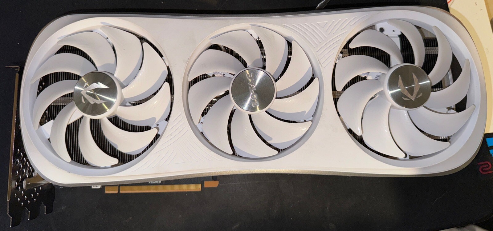 (FOR PARTS) Zotac RTX 4090 Trinity OC White (No Core & VRAM) Without Box *AS IS*