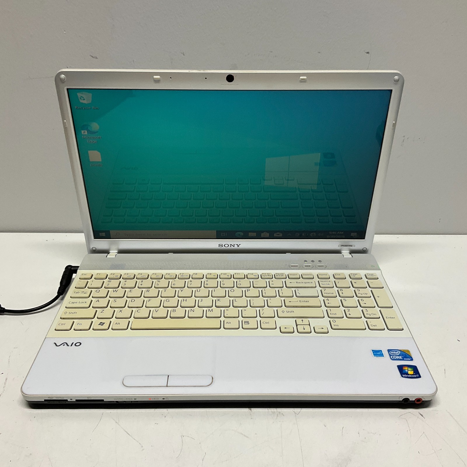 Sony VAIO PCG-71312L Intel i3-M330 2.13GHz 4GB 320GB HDD Windows 10 Pro Laptop