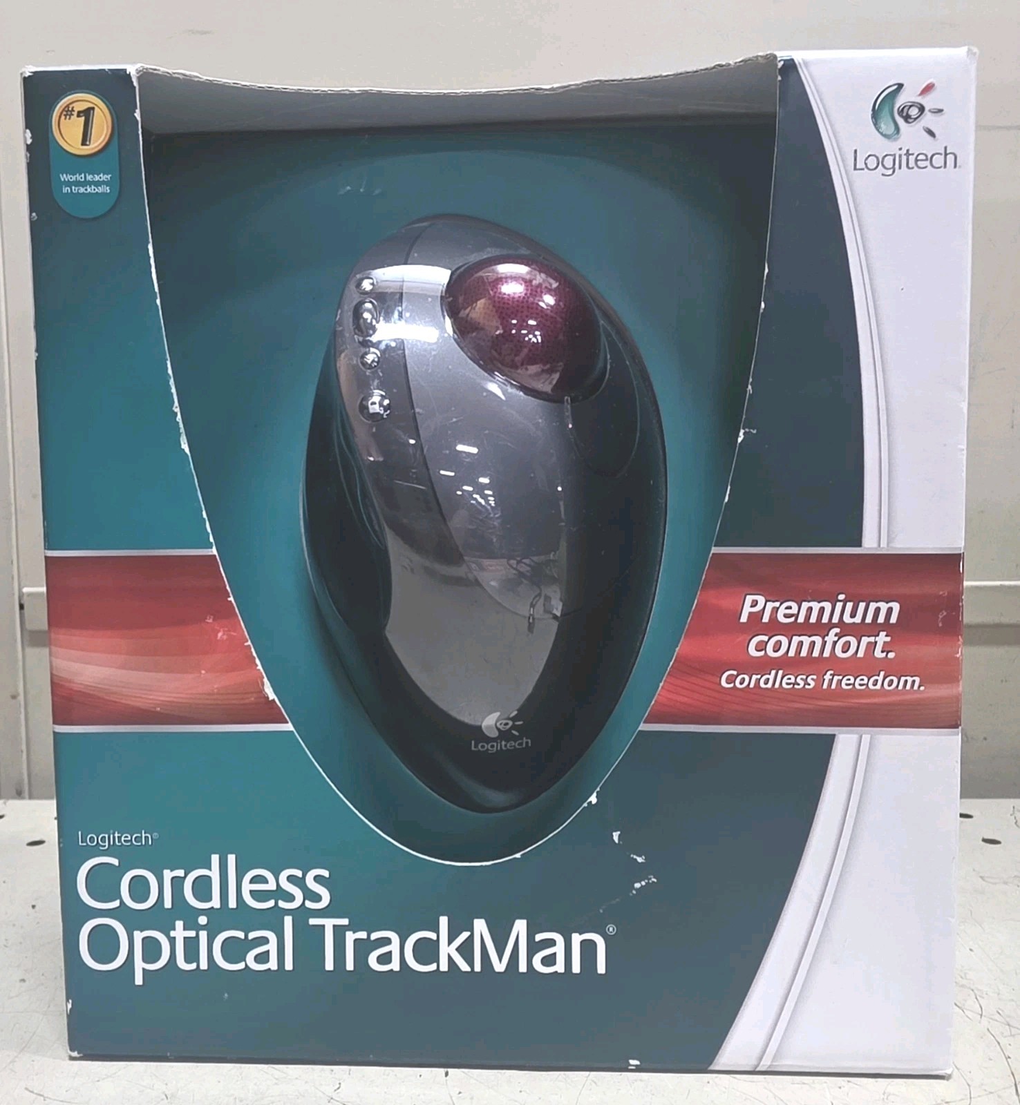 Logitech TrackMan Cordless Optical Mouse 904369-0403 Box Open 