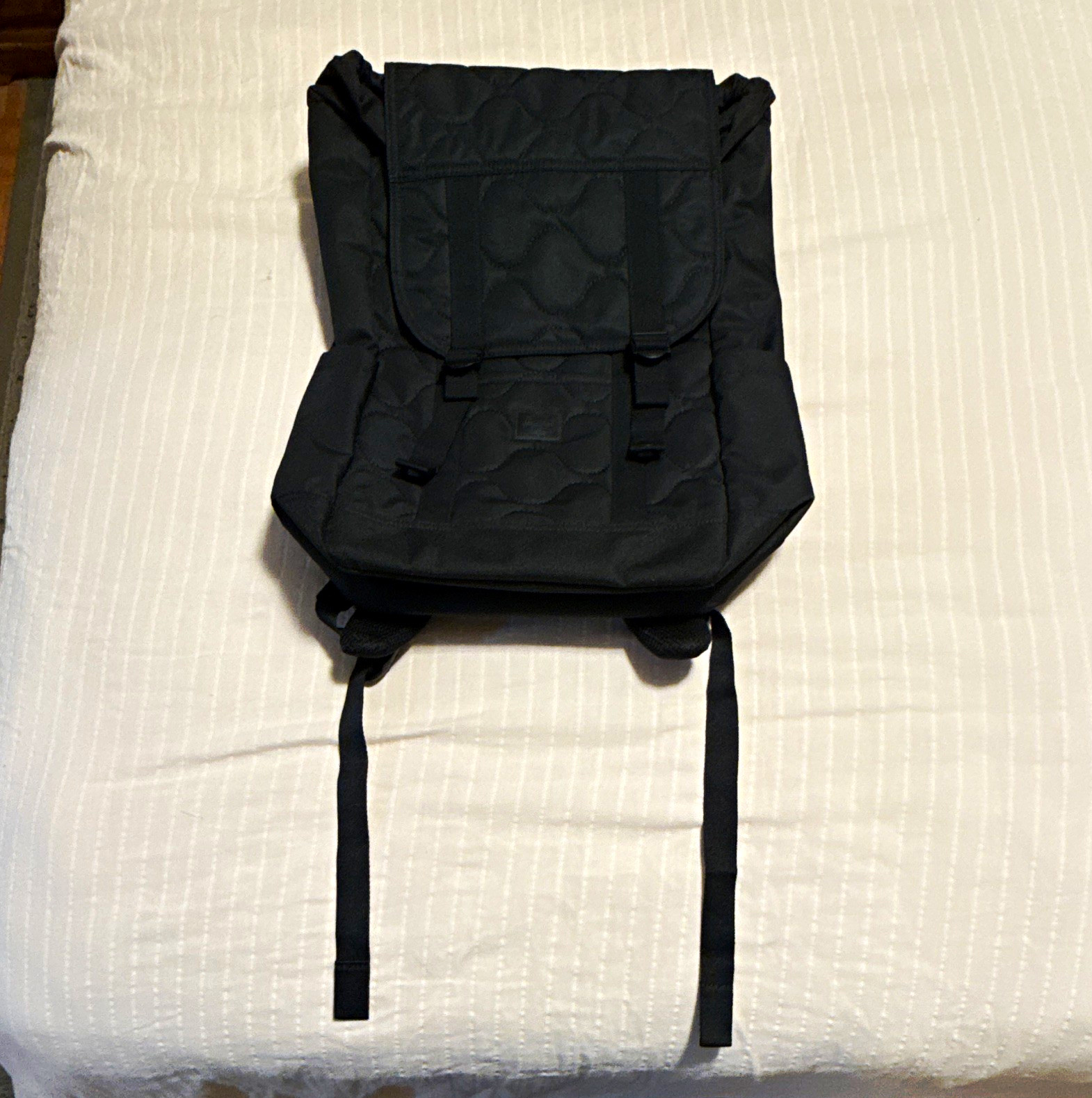 Herschel Large Black Backpack Polyester Padded Straps Snap Closure 3 Pockets