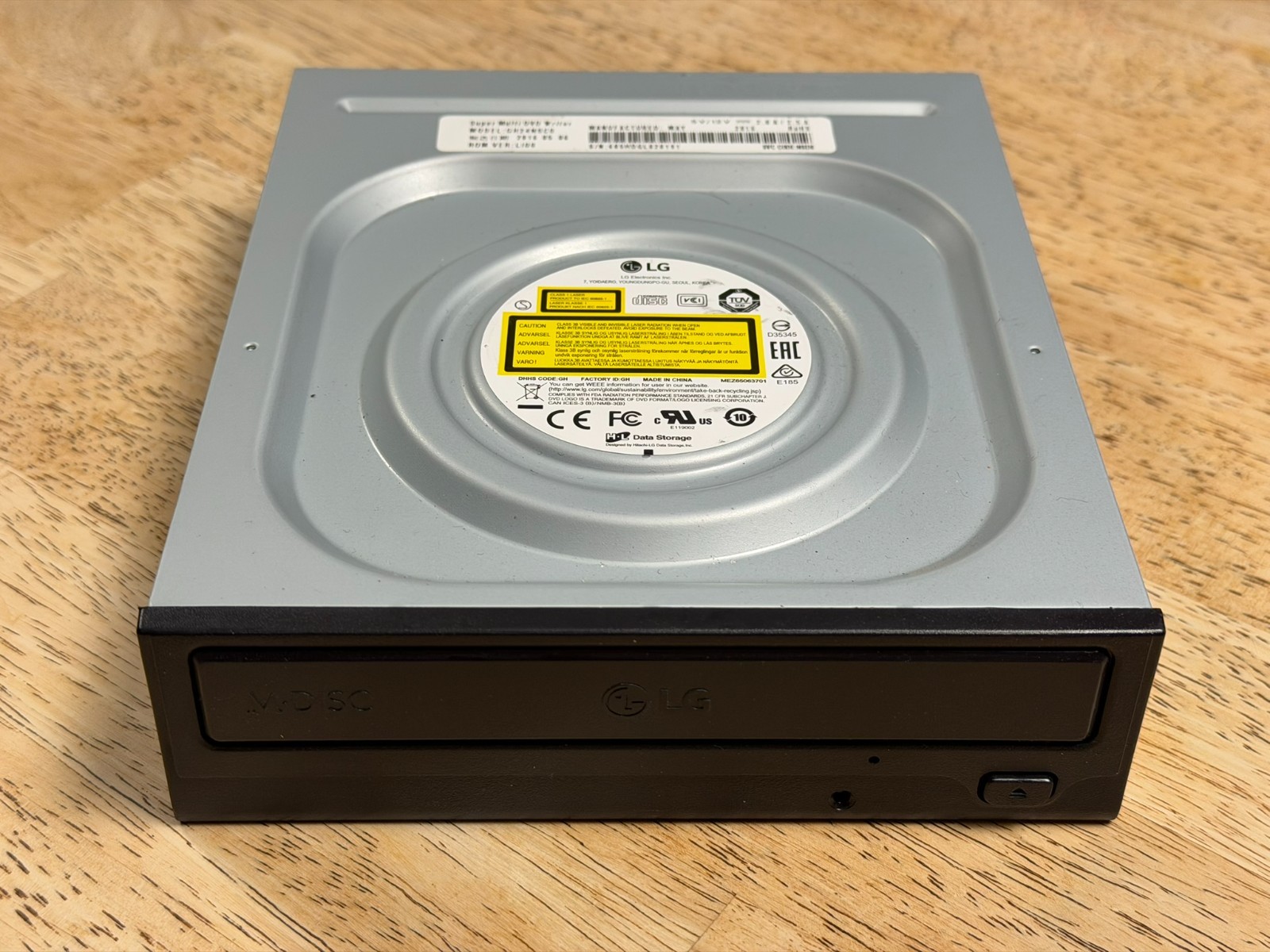 LG Super Multi DVD Writer 24X SATA DVD R/W CD R/W GH24NSC0