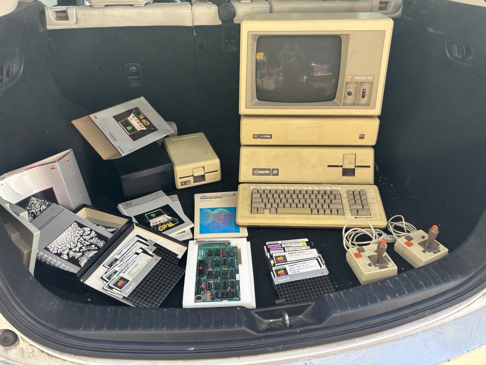 Vintage Apple III Plus Computer With Monitor Profile Disk Reader Programs Rare