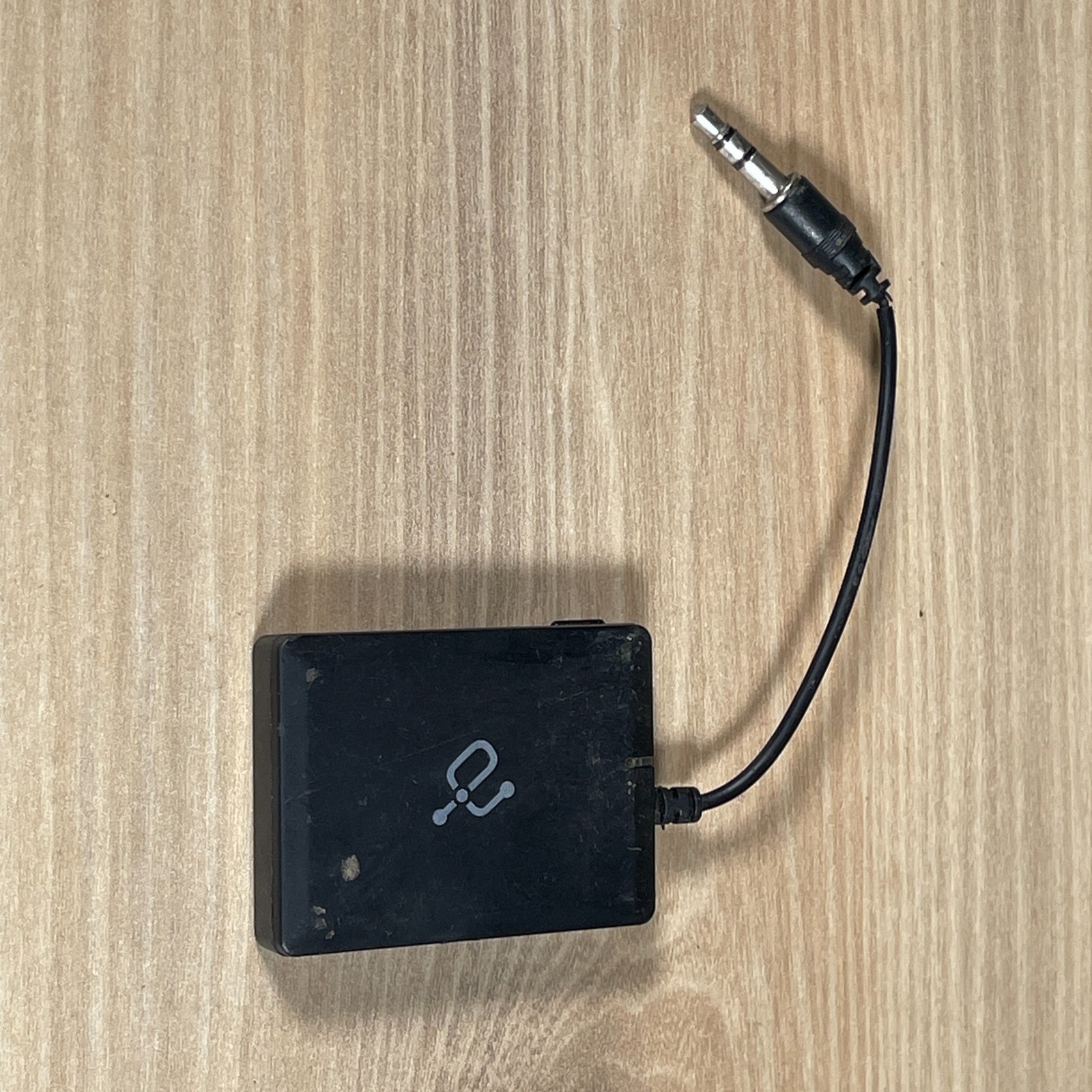 Aluratek iStream DockFree Universal Bluetooth Audio Receiver Black 3.5mm Jack