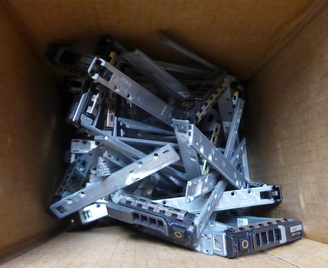 (Lot of 39)Dell PowerEdge R820 R720 R620 R520 R320 SAS SATA 2.5" Caddy KG7NR