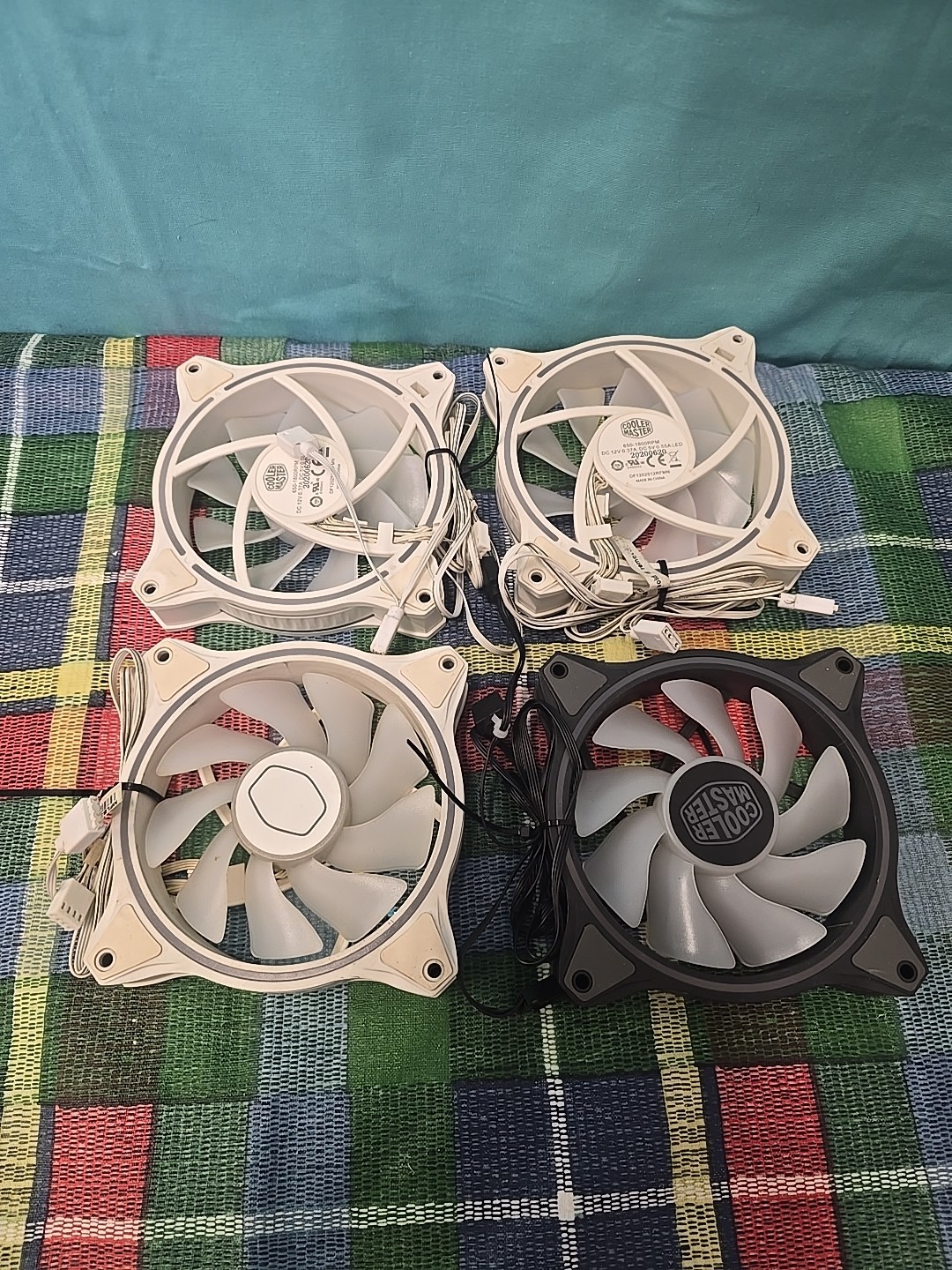 Cooler Master Fan Computer Parts #650-1800RM Lot of 4 (3 White 1 Black)