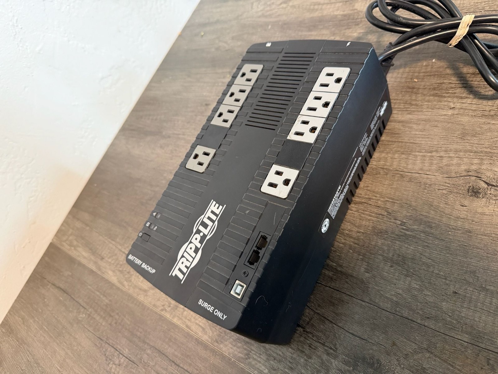 Tripp Lite AVR700U 700VA 350W Line-Interactive UPS Battery Backup