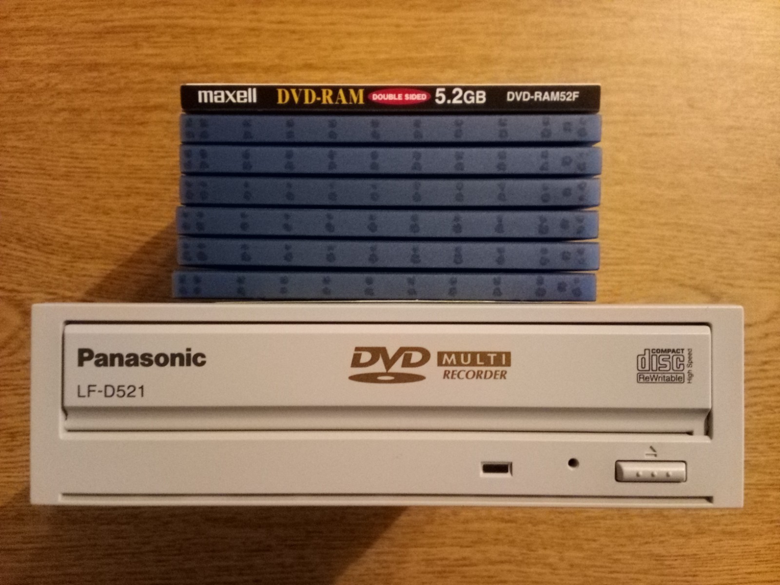 PANASONIC LF-D521- DVD PATA IDE Multi-Drive Recorder DVD-RAM + (7) 5.2GB disks
