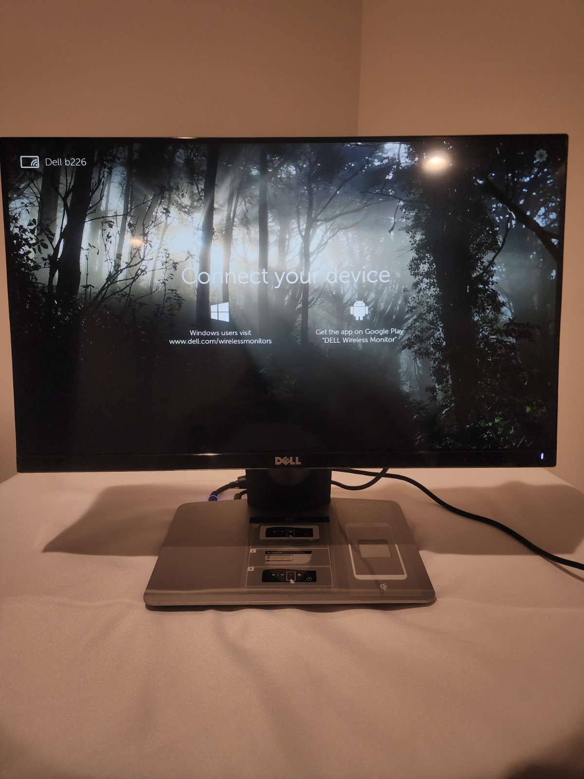 Dell S2317HWI, 23in Screen, WIRELESS CHARGING base with 130W Charger.