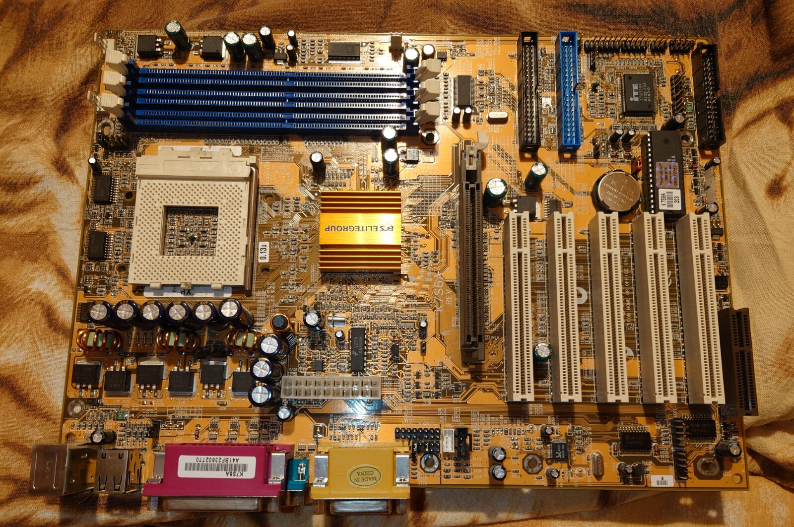 retro ECS K7S6A - SocketA(462),SIS745,5x PCI,AGP,3XDIMM, tested