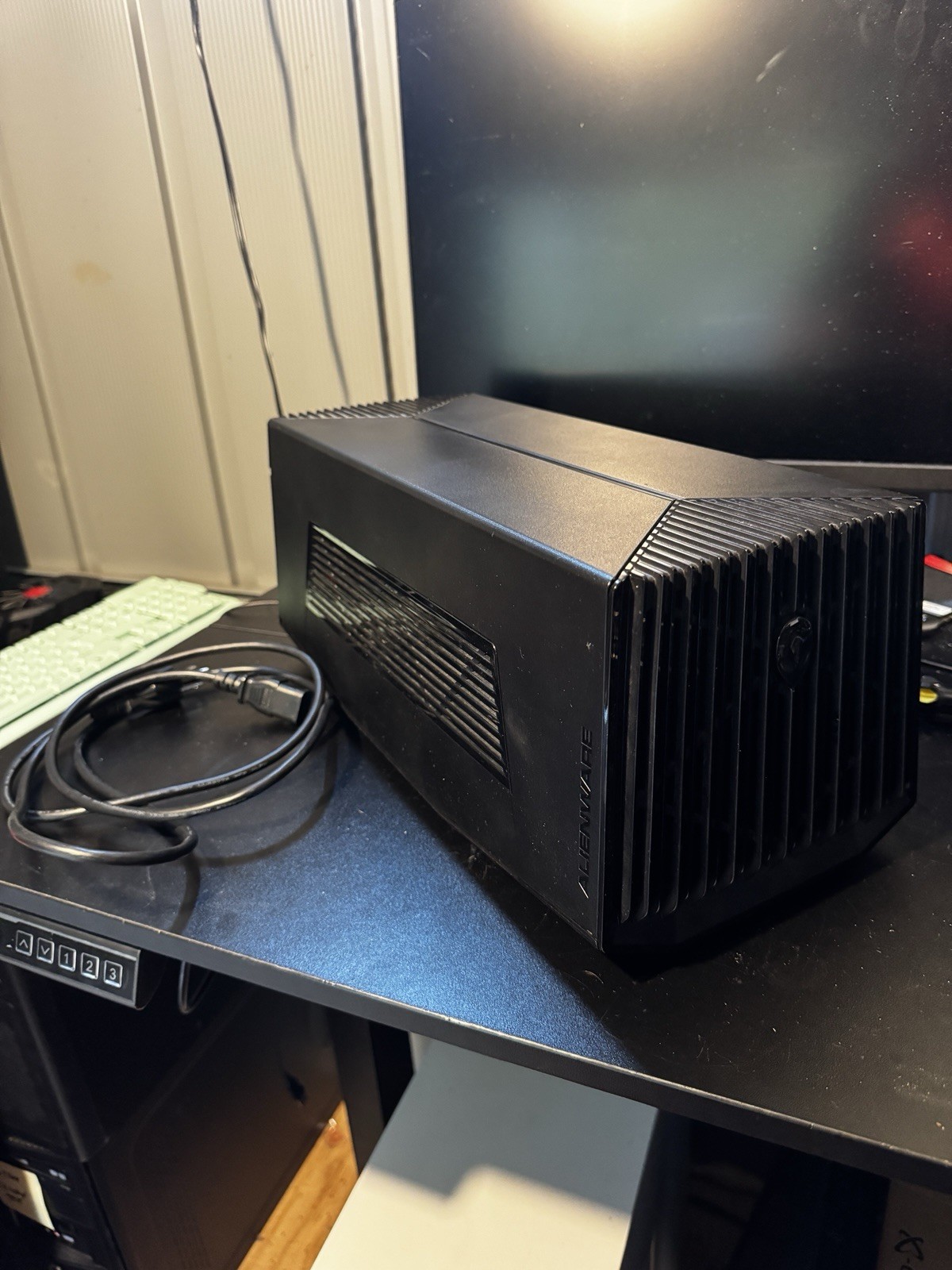 Dell Alienware Graphics Amplifier Z01G eGPU Enclosure w/ 460W PSU