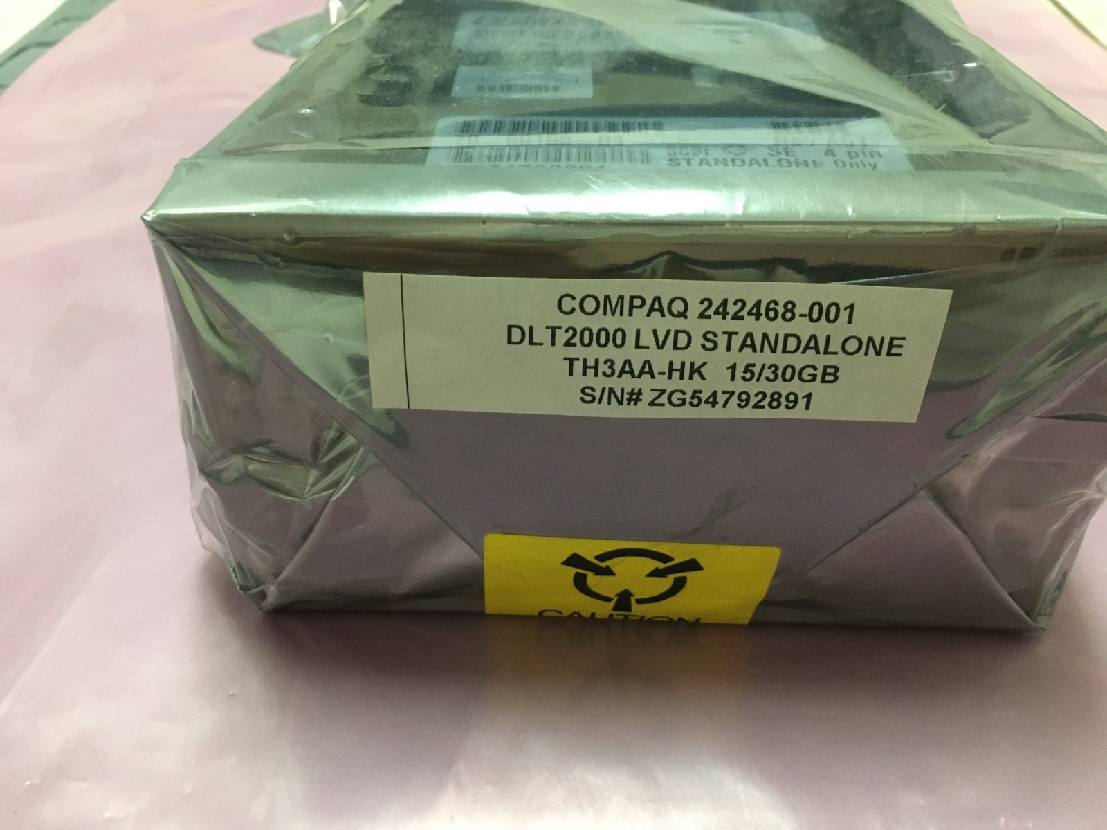 Compaq DLT2000 15/30 GB DLT Int. SE SCSI TAPE DRIVE TH3AA-HK 242268-001 DLTIII