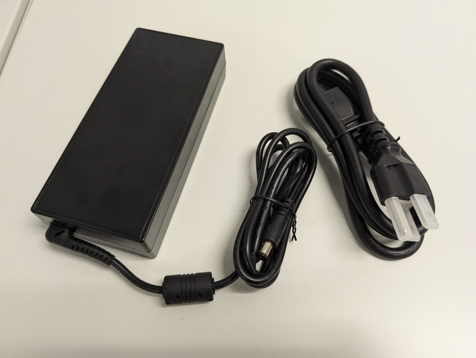 Plugable Replacement Power Adapter for the UD-6950PDH v2 (silver)