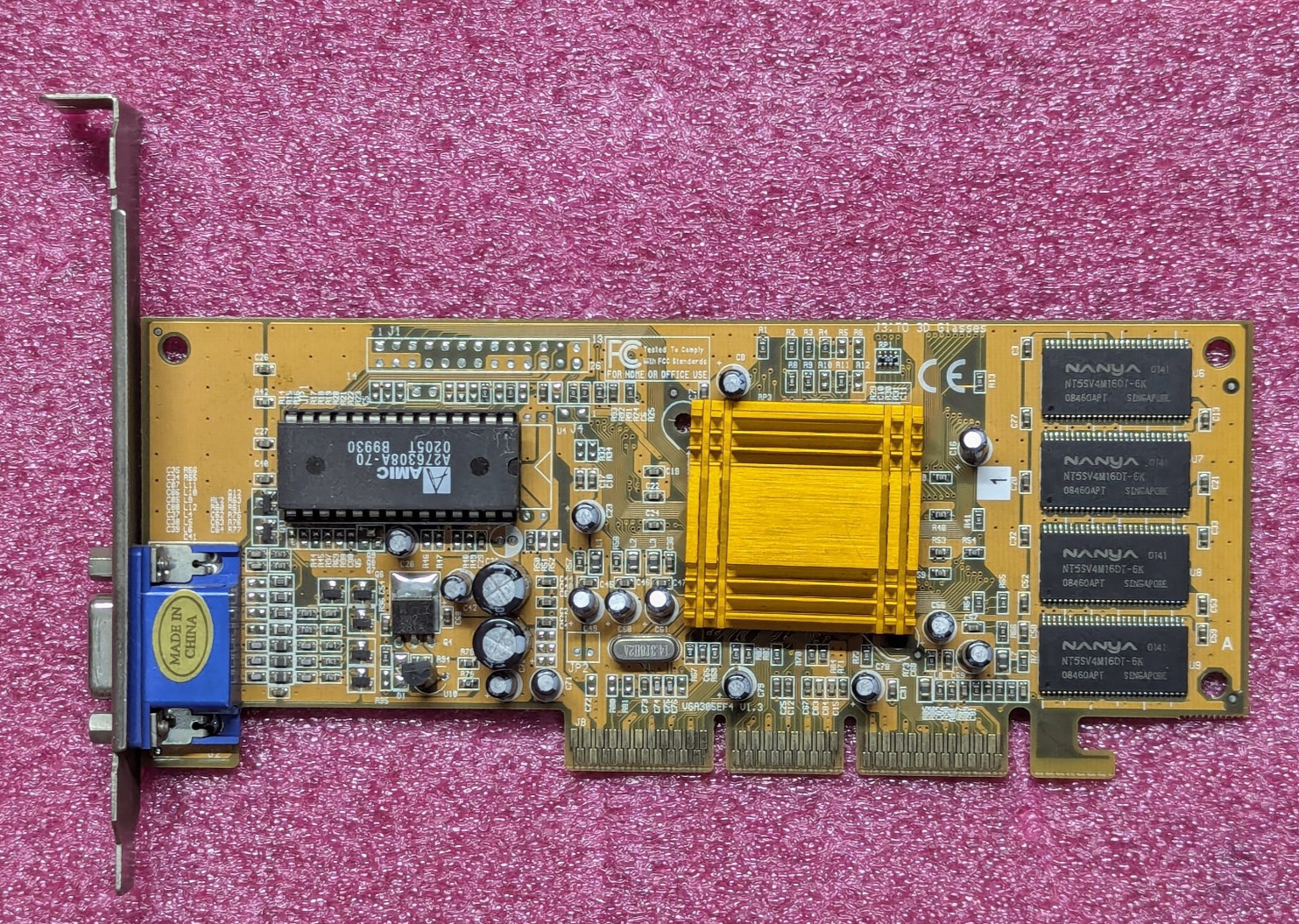 SiS 305 AGP 32MB SDRAM - VGA305EF4 - ECS Elitegroup -VGA Out