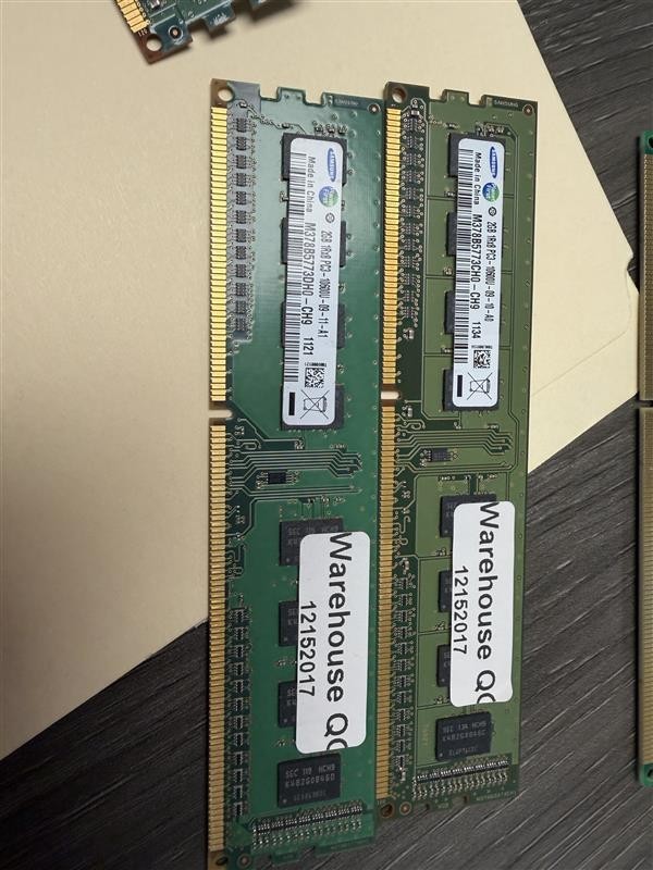 Assorted 2GB Sticks