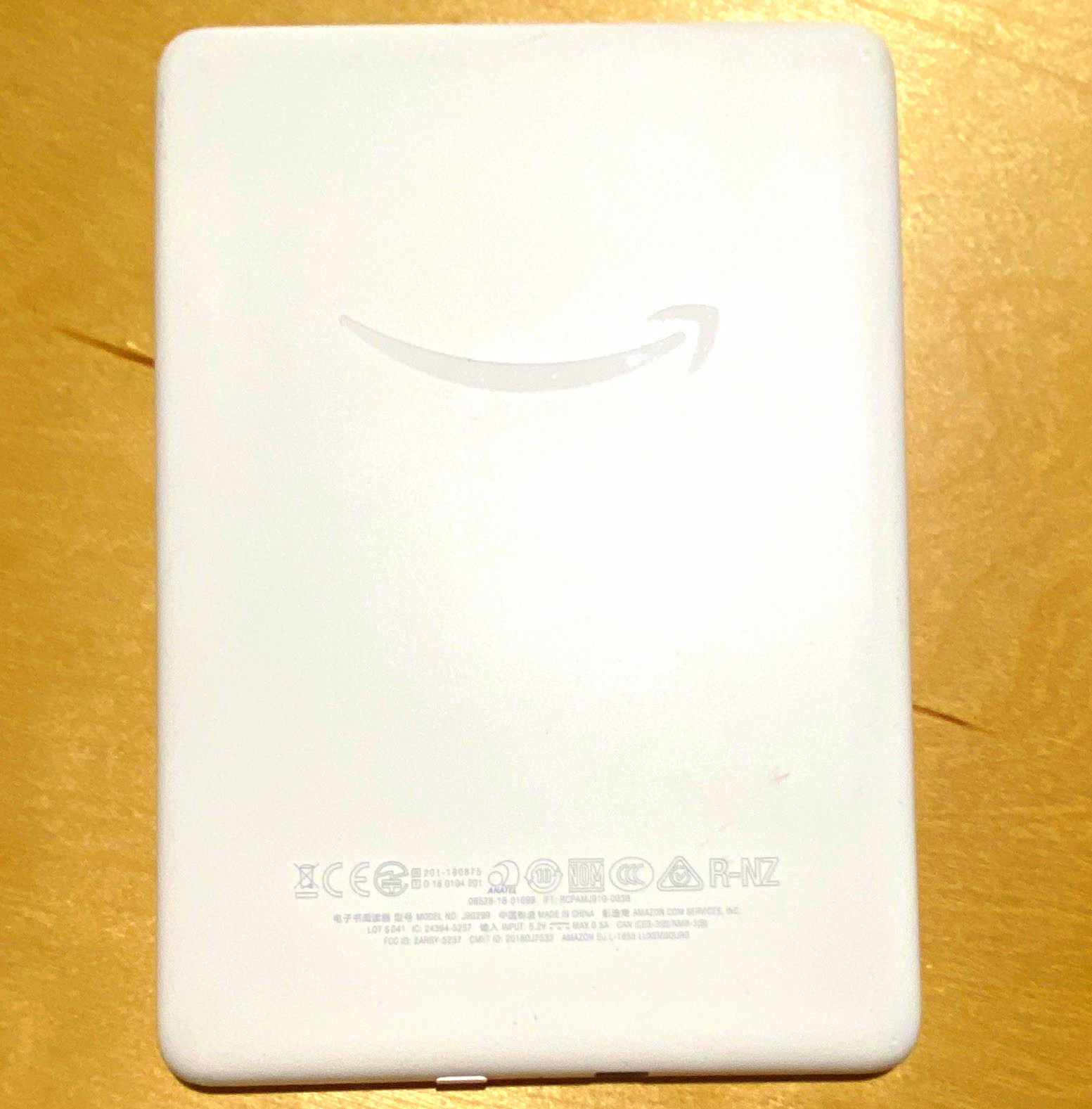 Amazon Kindle J9G29R 6in Touchscreen eBook Reader 4GB Wi-Fi White E-Paper