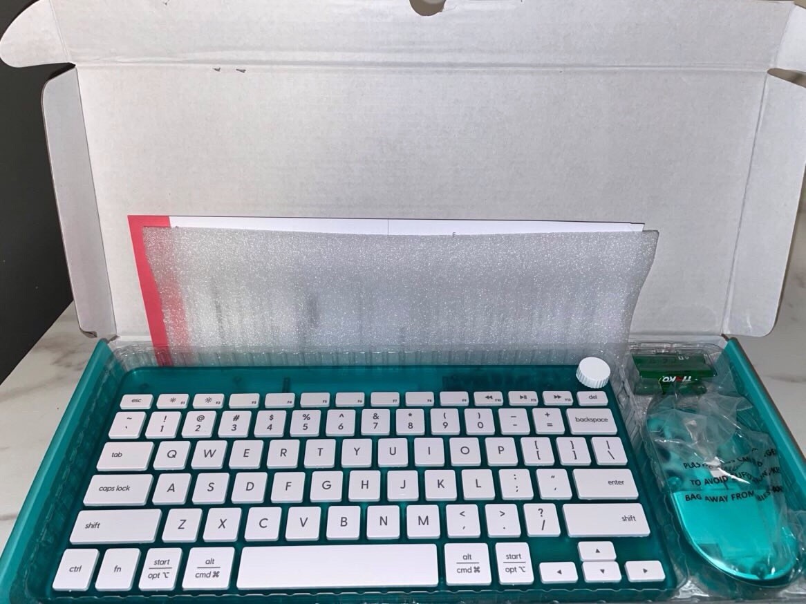 Selling A Brand-new Wireless Keyboard and Mouse Combo Never Used Open Box New