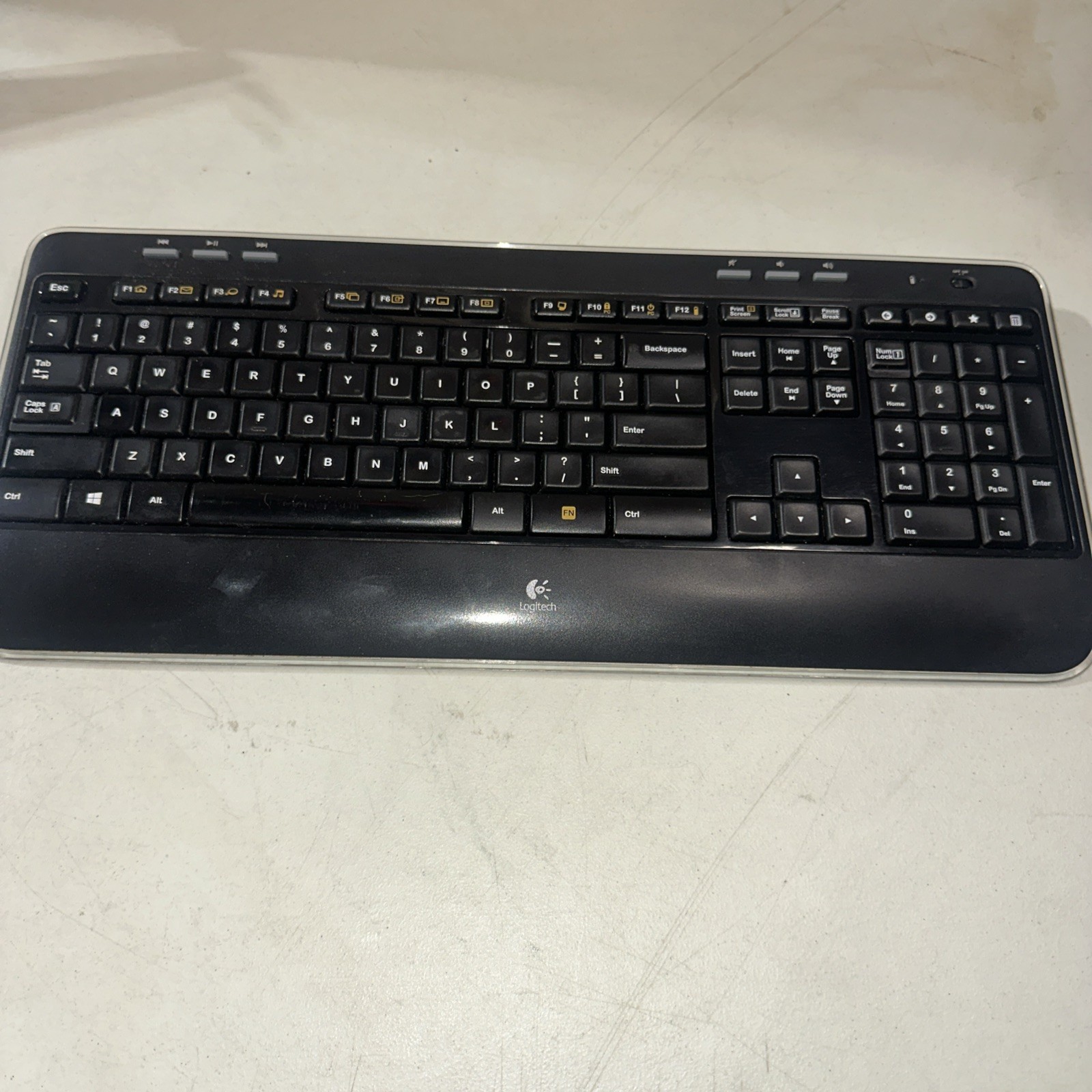 Logitech MK520 Wireless Keyboard With Dongle
