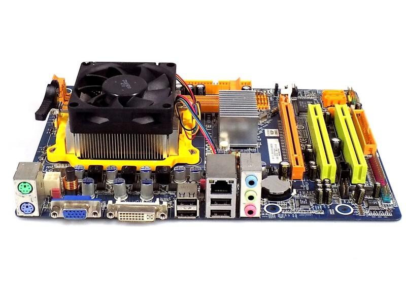 Motherboard CPU Retro Bundle: Biostar GF8100 M2+ TE + AMD Athlon 64 X2 5200+ Excellent