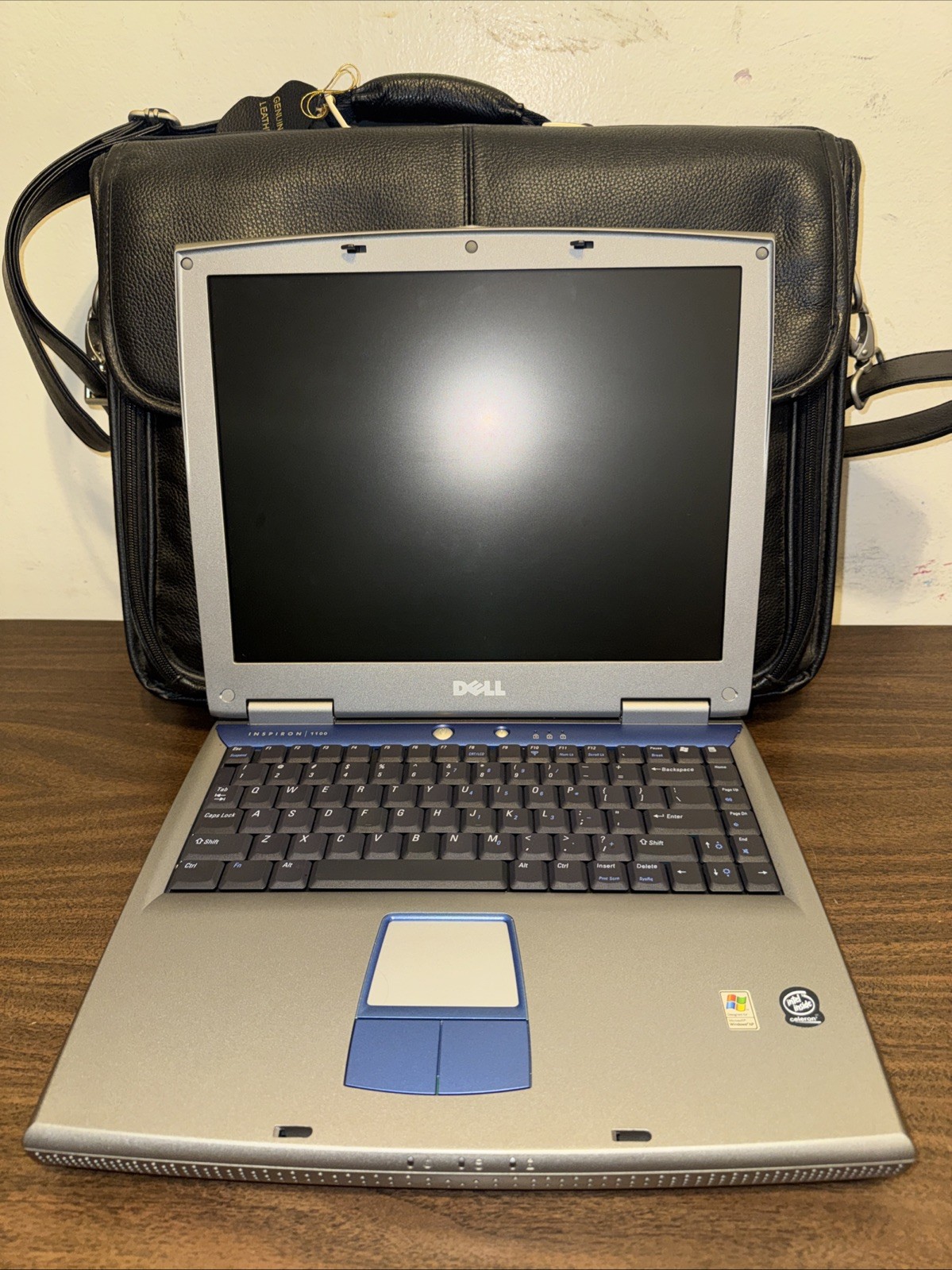 Dell Inspiron 1100 Laptop Windows XP  And Dell Leather Carry Case