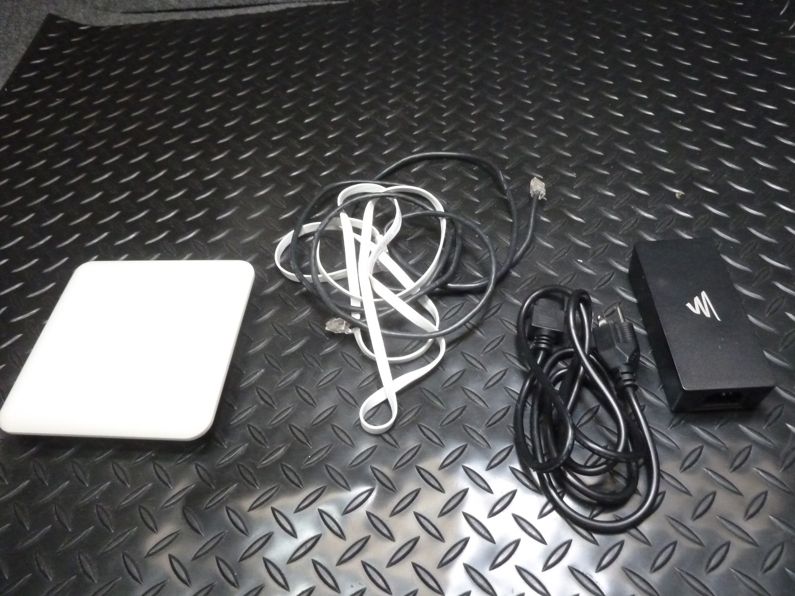 Luxul Model XAP-810 AC1200 Dual Band Wireless Access Point