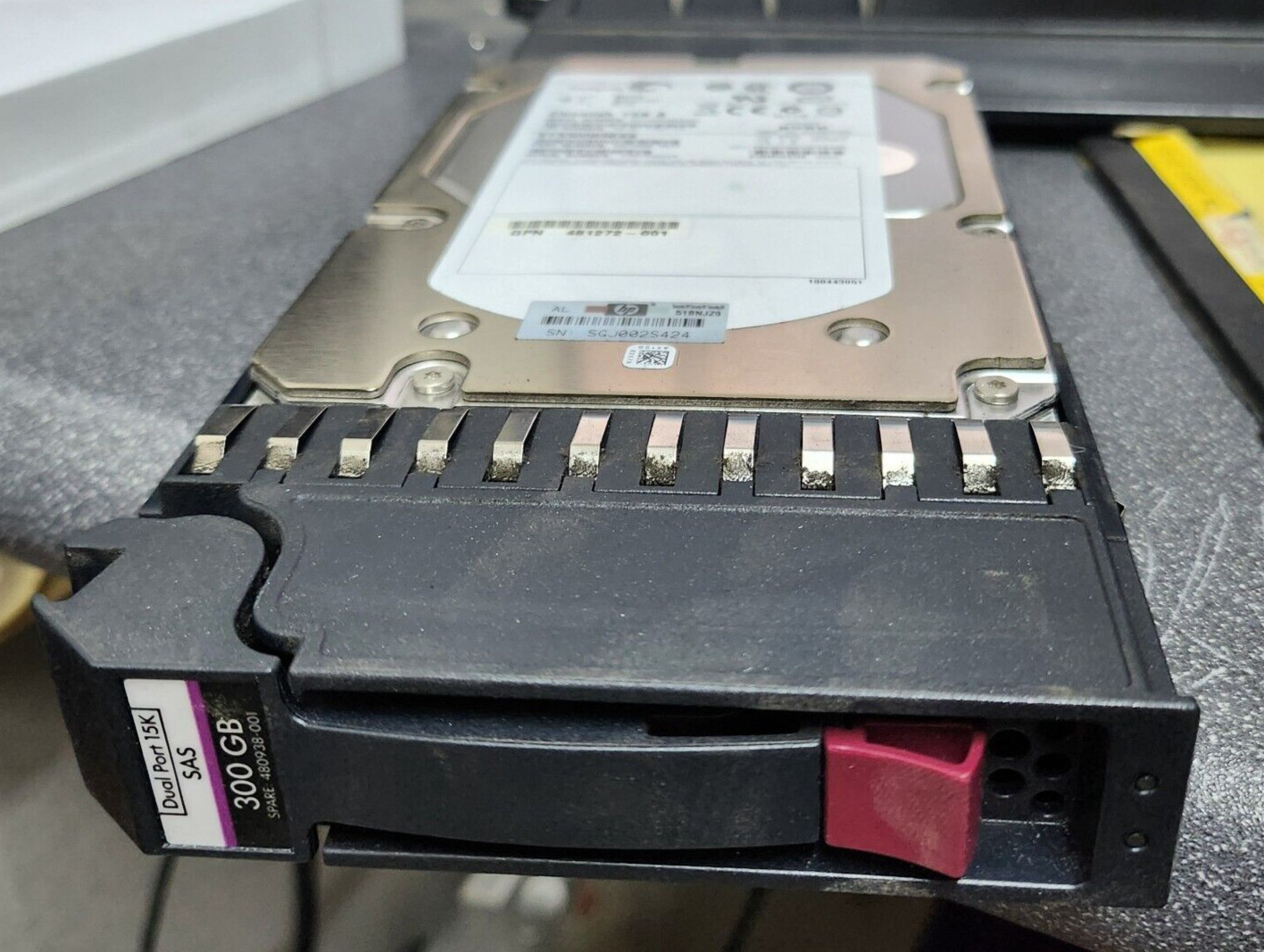 HP AJ736A 480938-001 481272-001 300GB 15K RPM DP SAS 3.5" Hard Disk Drive