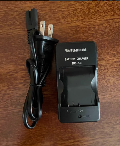 Fuji BC-50 Digital Camera Charger Suitable for F505 F75 F85 X20 X10 F50