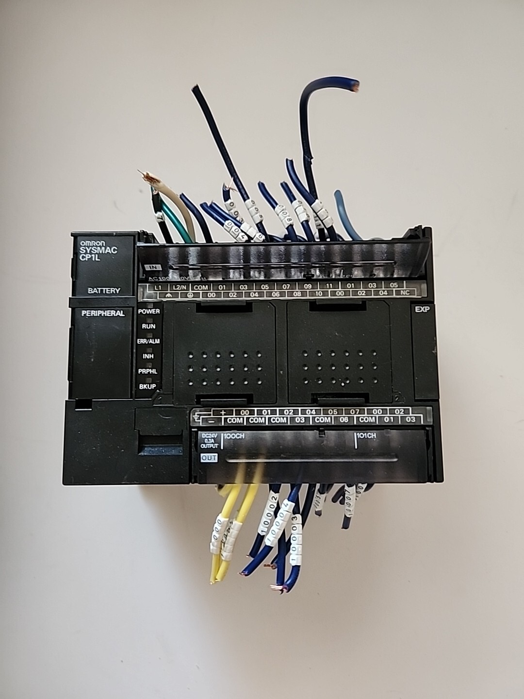 Omron CP1L-M30DR-A PLC Programmable Controller - 