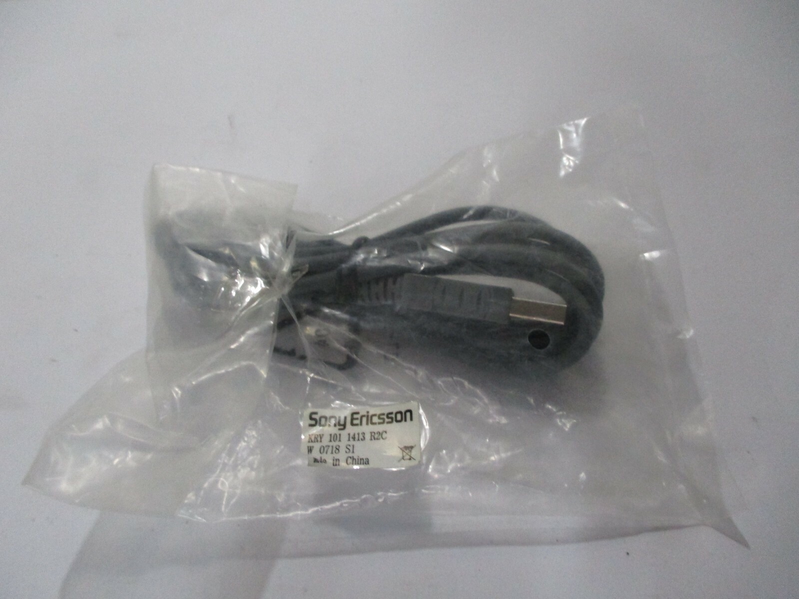 Sony Ericsson KRY 101 1413 R2C USB Grey Data Cable