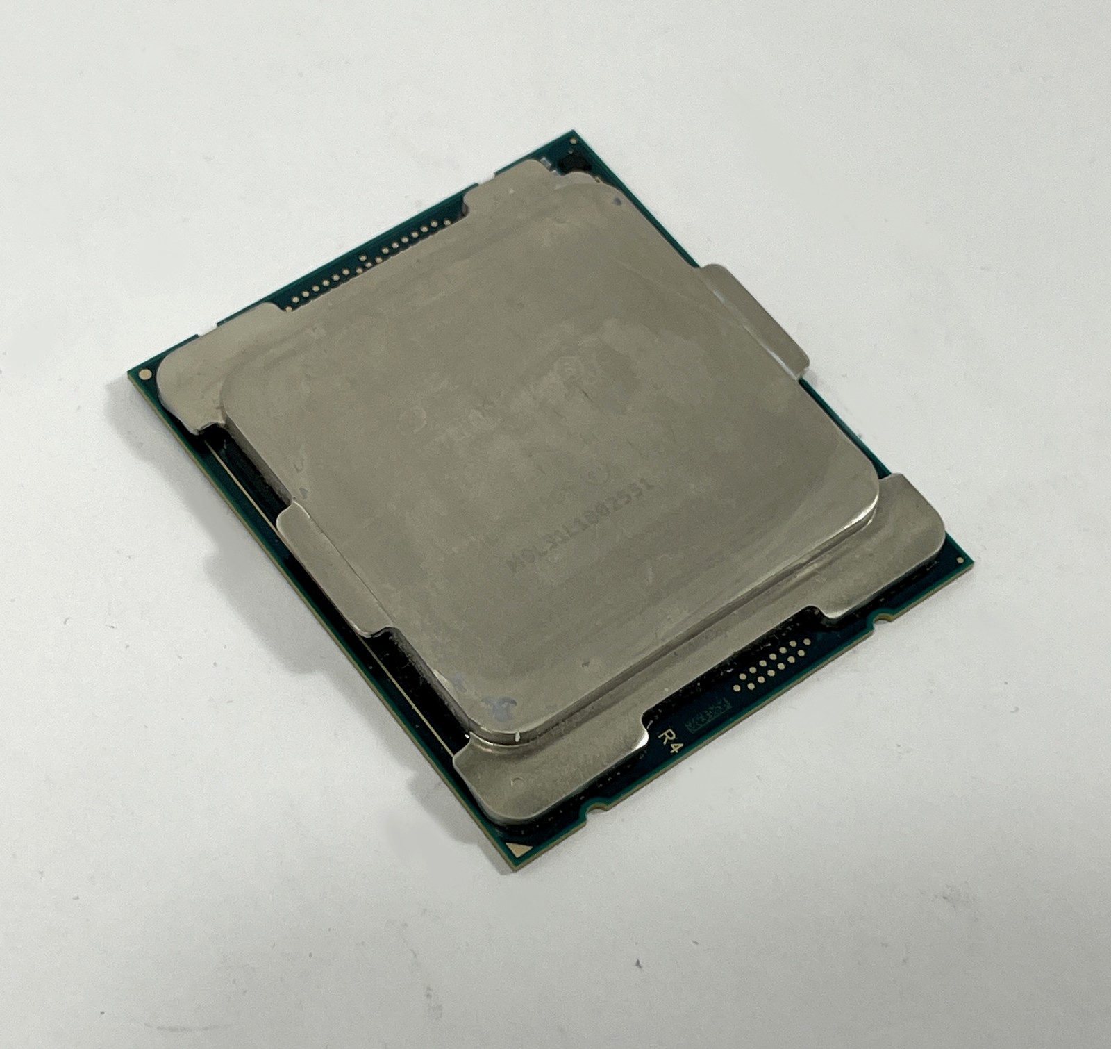 Intel Xeon W-2145 8-Core 16-Thread 11MB CPU Processor 3.7GHz LGA2066 SR3LQ