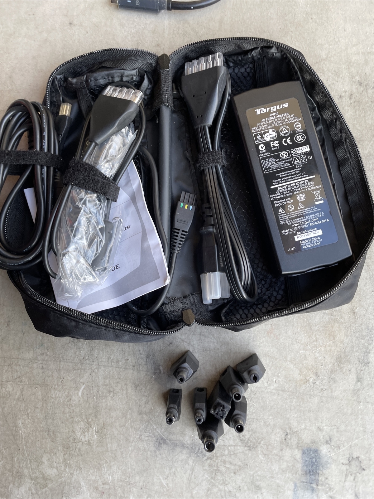 Targus Mobile Universal AC/DC Adapter Outlets Cars Airplanes 90 Watt Peak